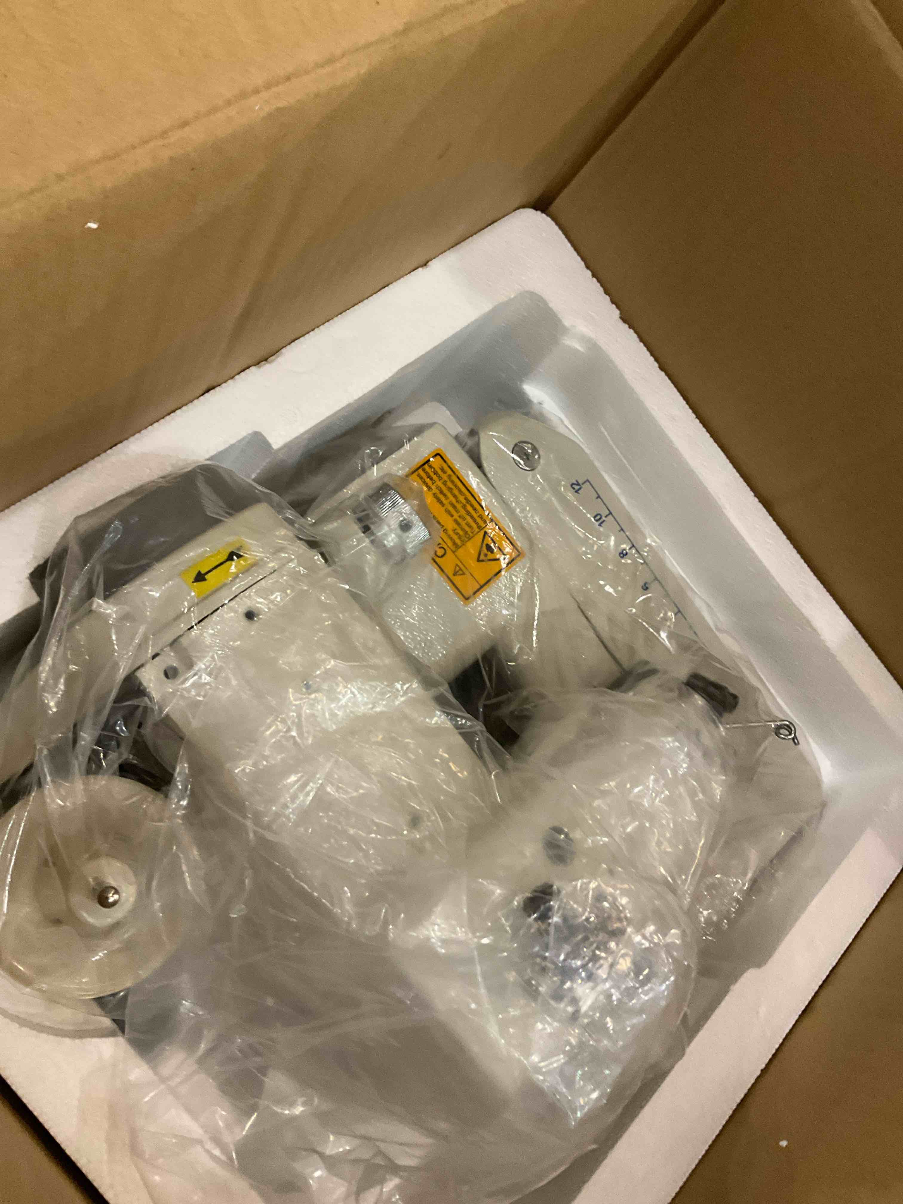 https://s3.amazonaws.com/lotting-images-prod/bidfta/PPE2511313_1747076332654.jpeg