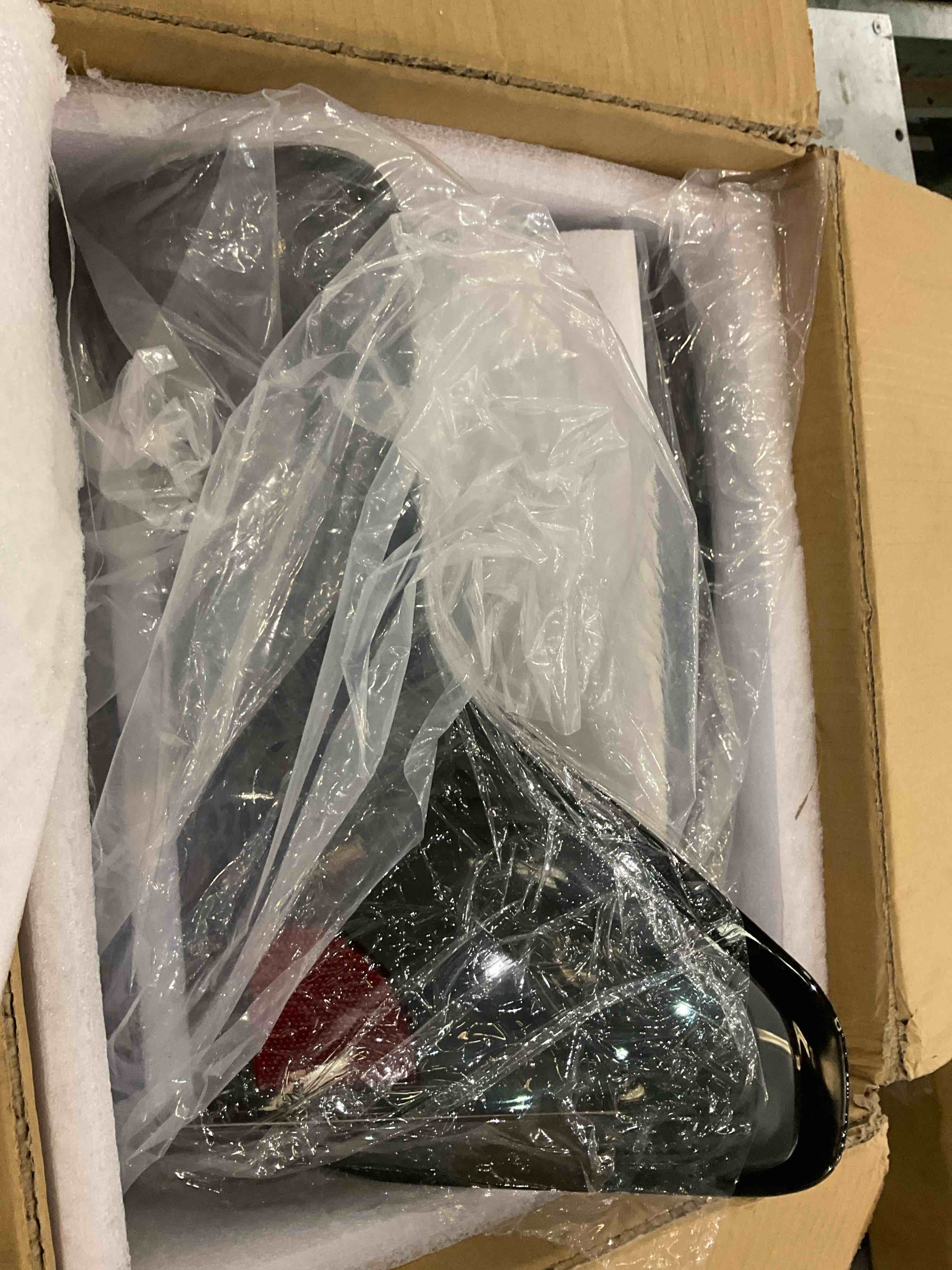 https://s3.amazonaws.com/lotting-images-prod/bidfta/PPE2511552_1747145149857.jpeg