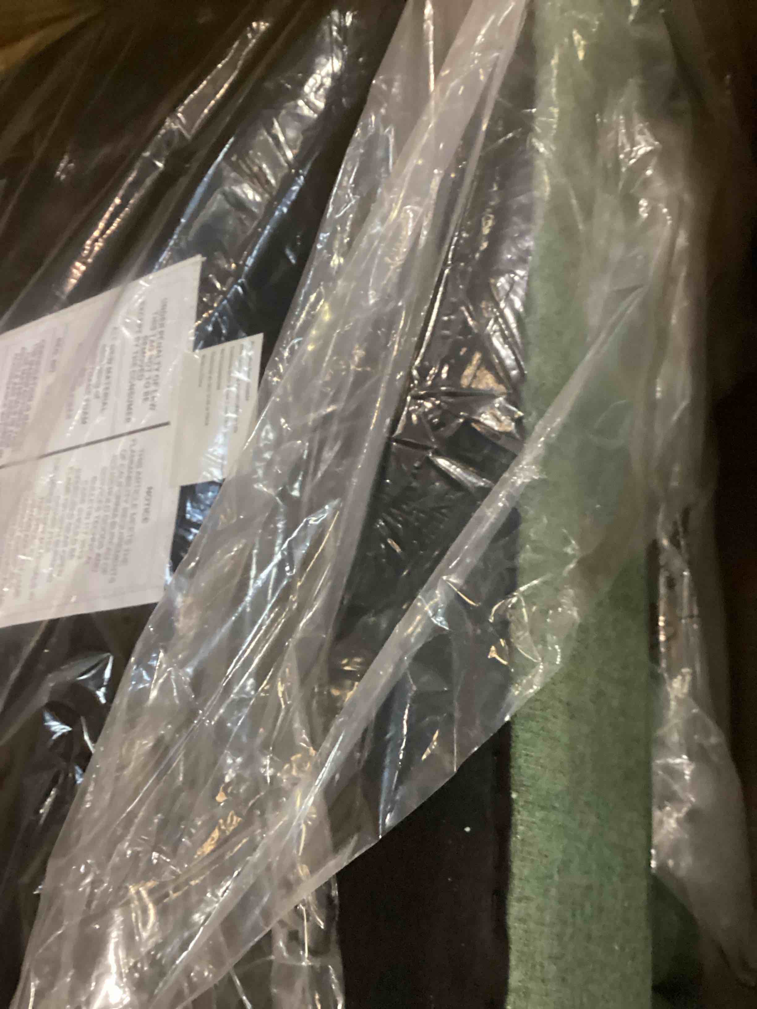 https://s3.amazonaws.com/lotting-images-prod/bidfta/PPE2536082_1752154464917.jpeg