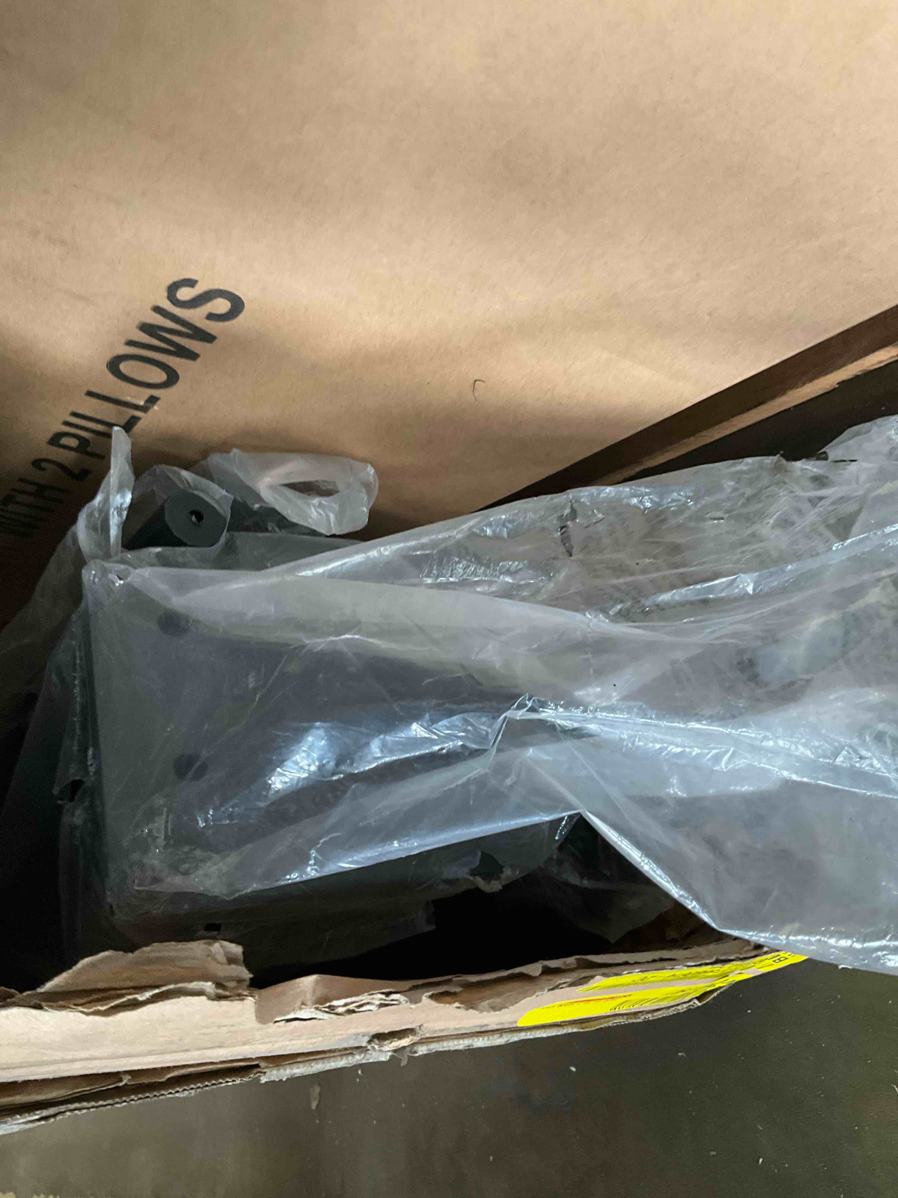https://s3.amazonaws.com/lotting-images-prod/bidfta/PPE2536318_1751908613278.jpeg