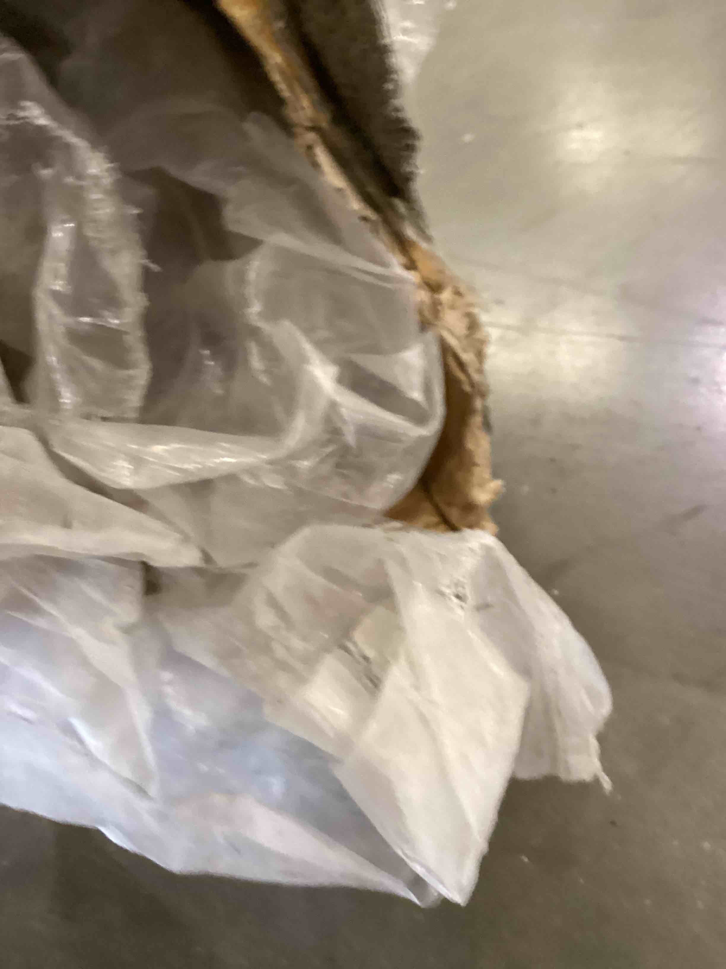 https://s3.amazonaws.com/lotting-images-prod/bidfta/PPE2536761_1752081088432.jpeg