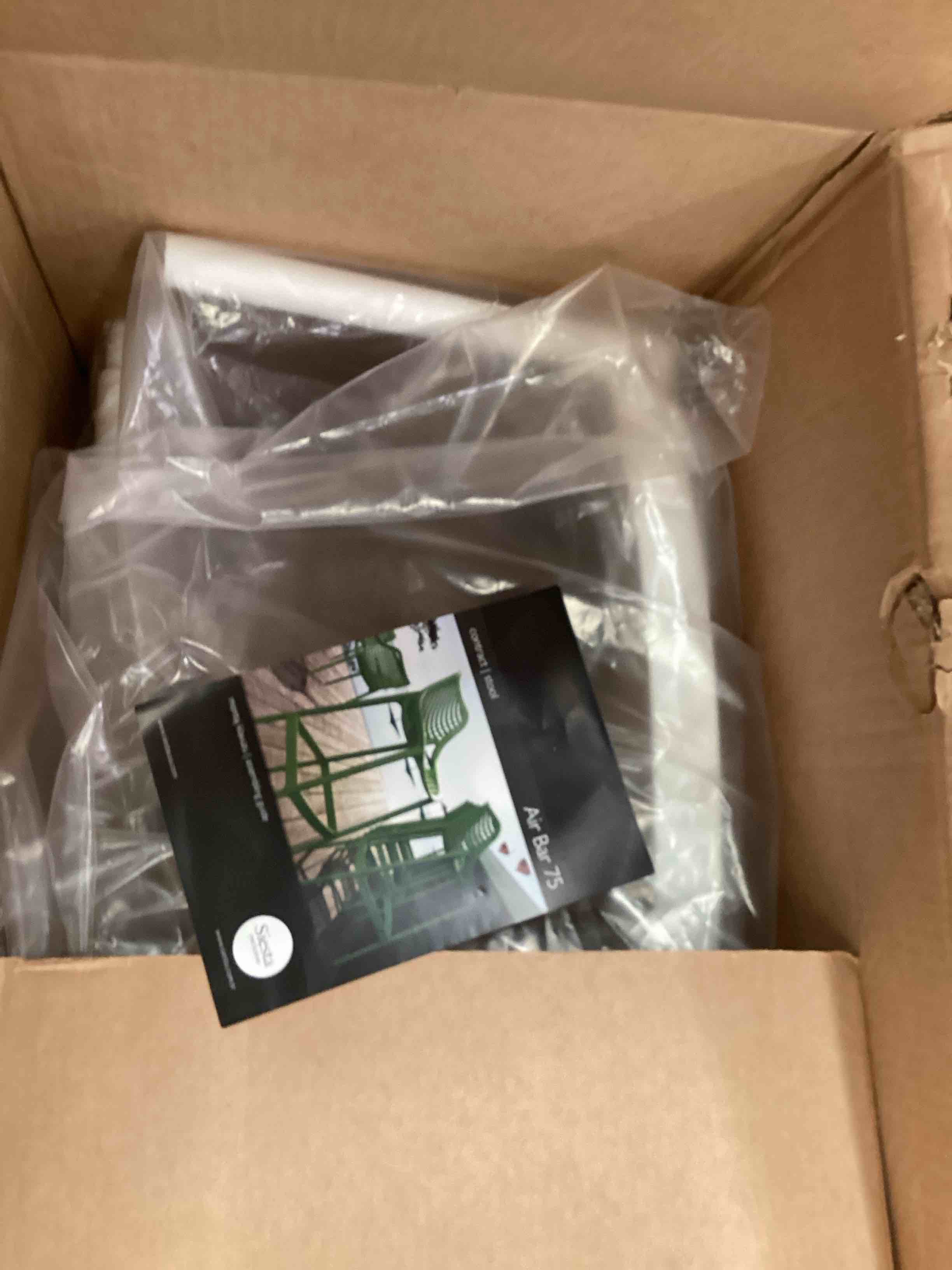 https://s3.amazonaws.com/lotting-images-prod/bidfta/PPE2537190_1752246456174.jpeg