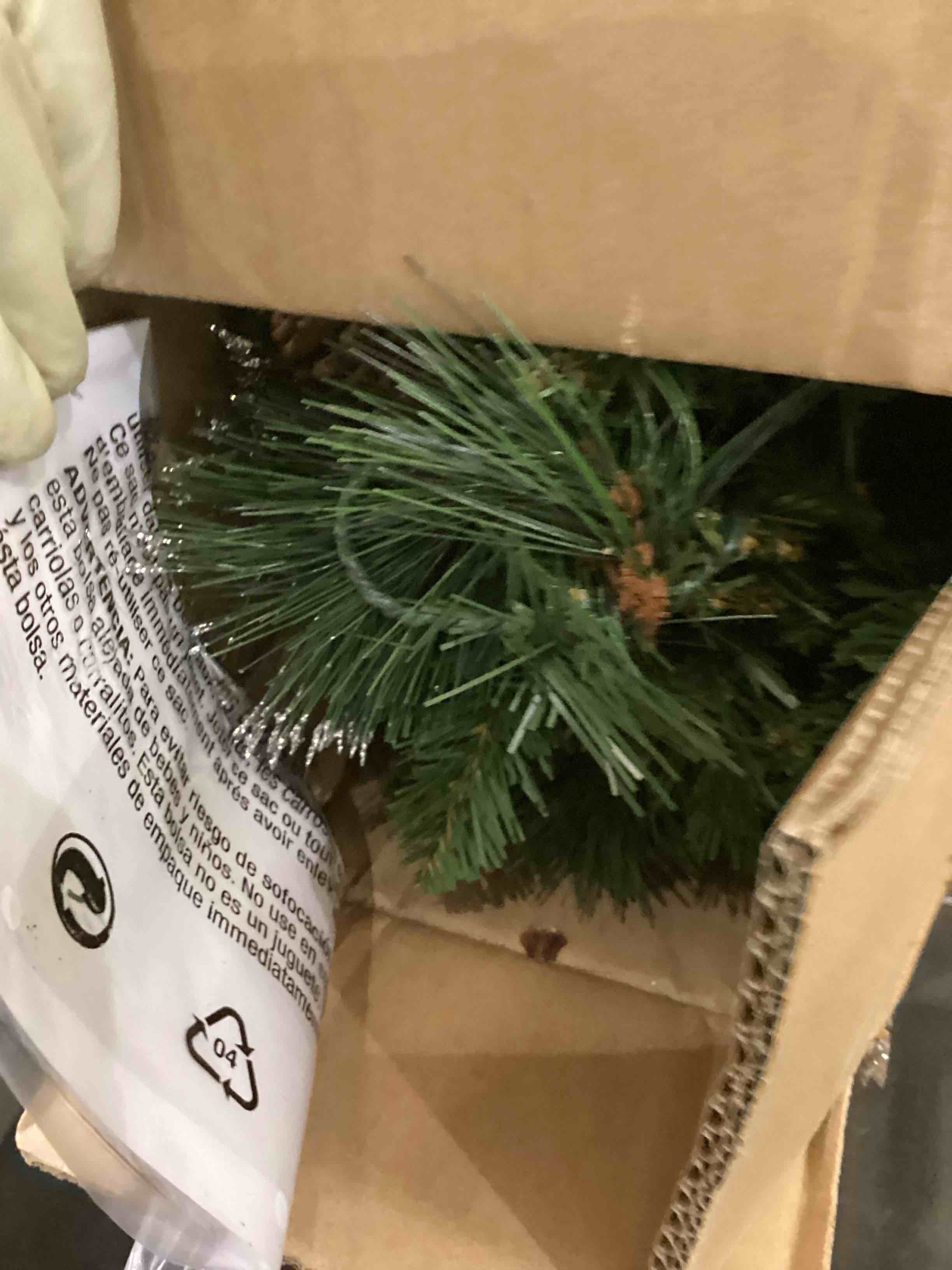 National Tree Company Pre-Lit Artificial Christmas Garland, Green, Crestwood Spruce, White Lights, Decorated with Glitter, Pinecones, Berry Clusters, Battery Operated, Christmas Collection, 9 Feet