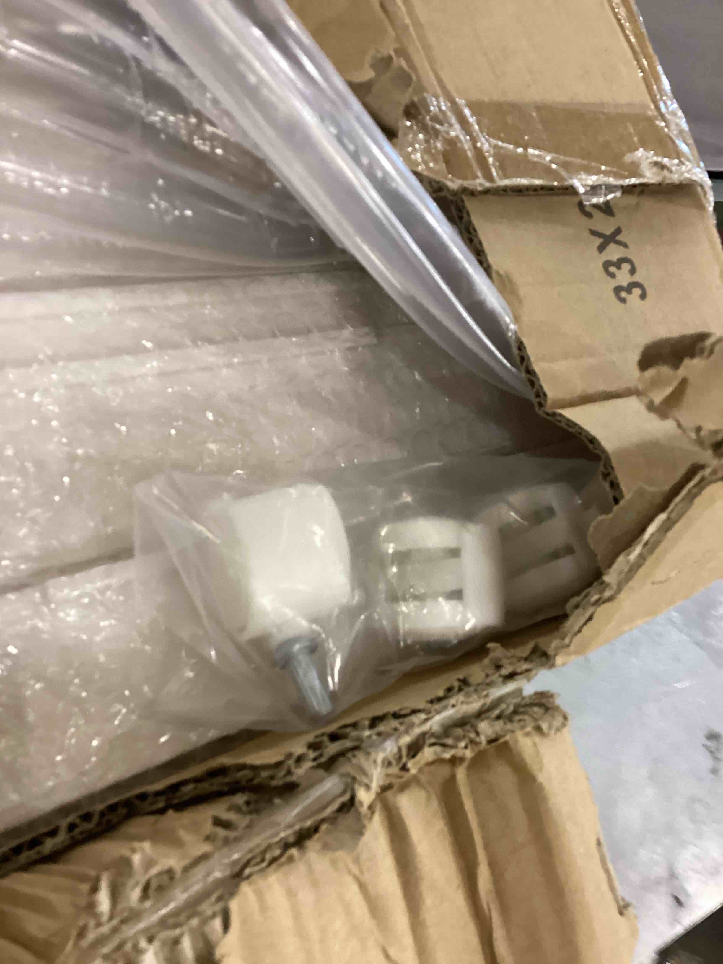 https://s3.amazonaws.com/lotting-images-prod/bidfta/PPE2538409_1752847332142.jpeg