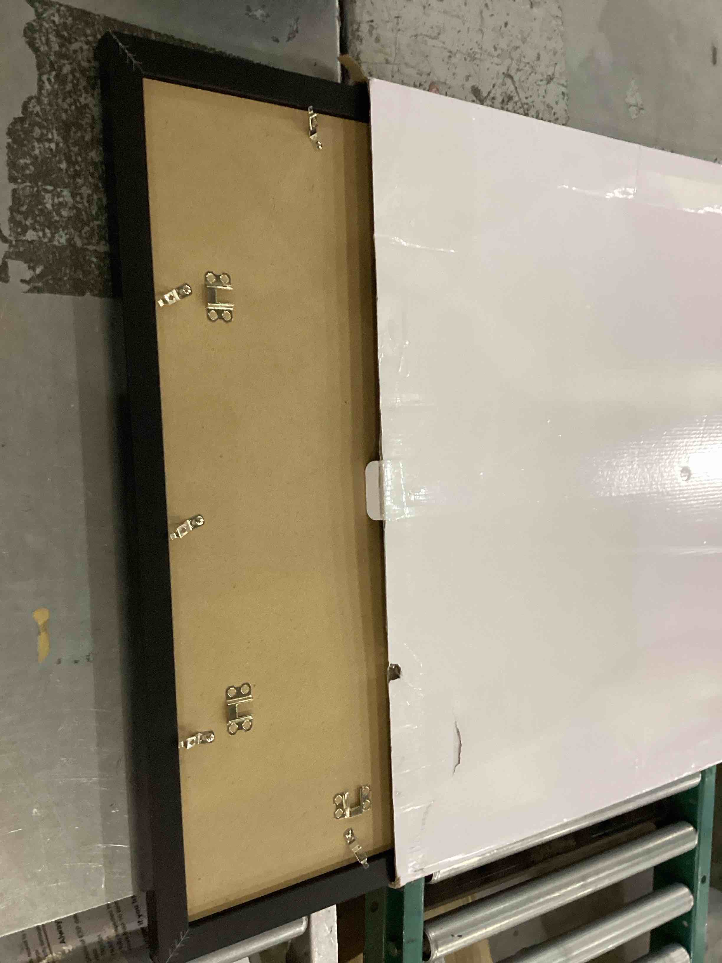 https://s3.amazonaws.com/lotting-images-prod/bidfta/PPE2538454_1752847861337.jpeg