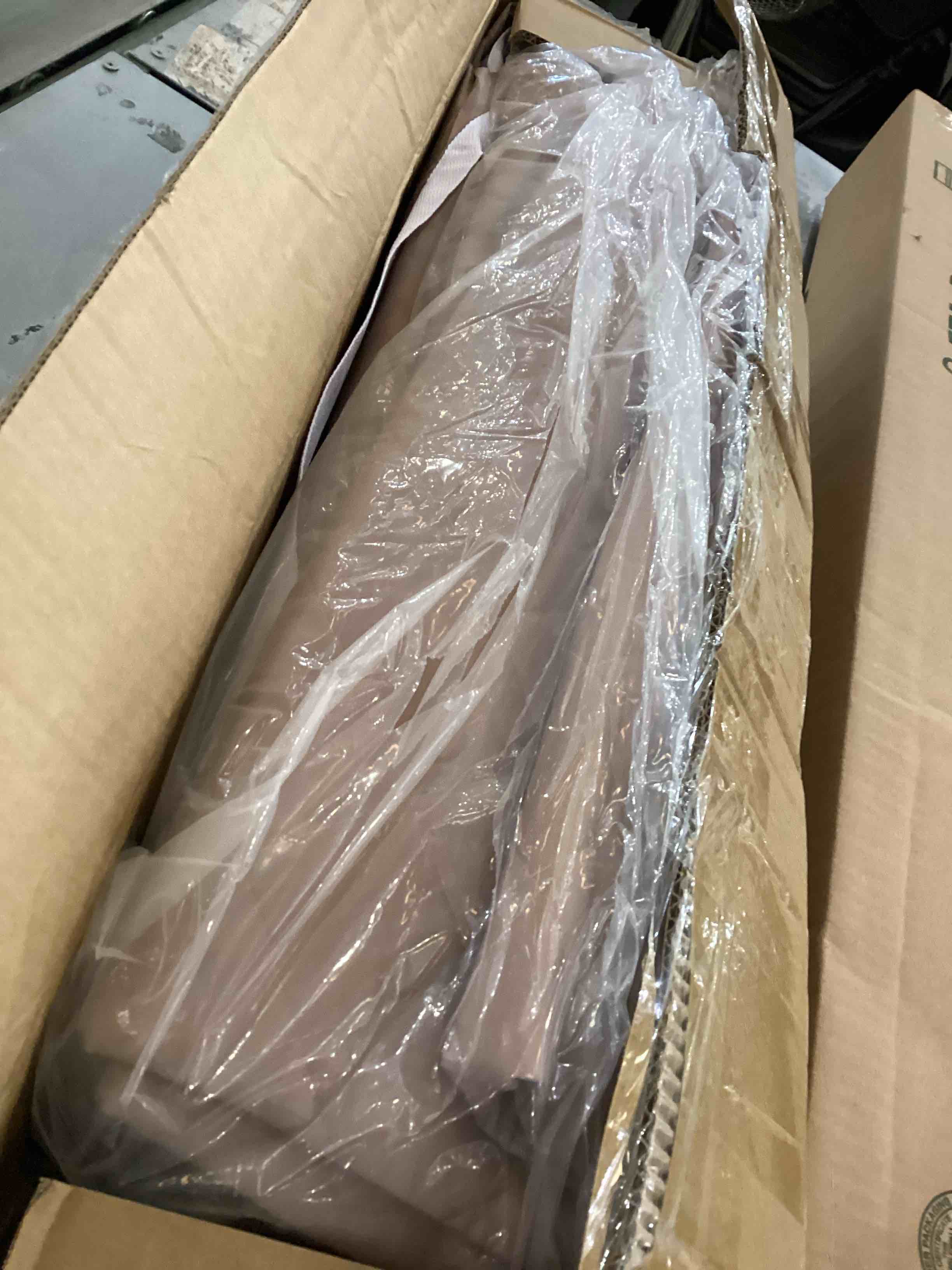 https://s3.amazonaws.com/lotting-images-prod/bidfta/PPE2538513_1752853868468.jpeg