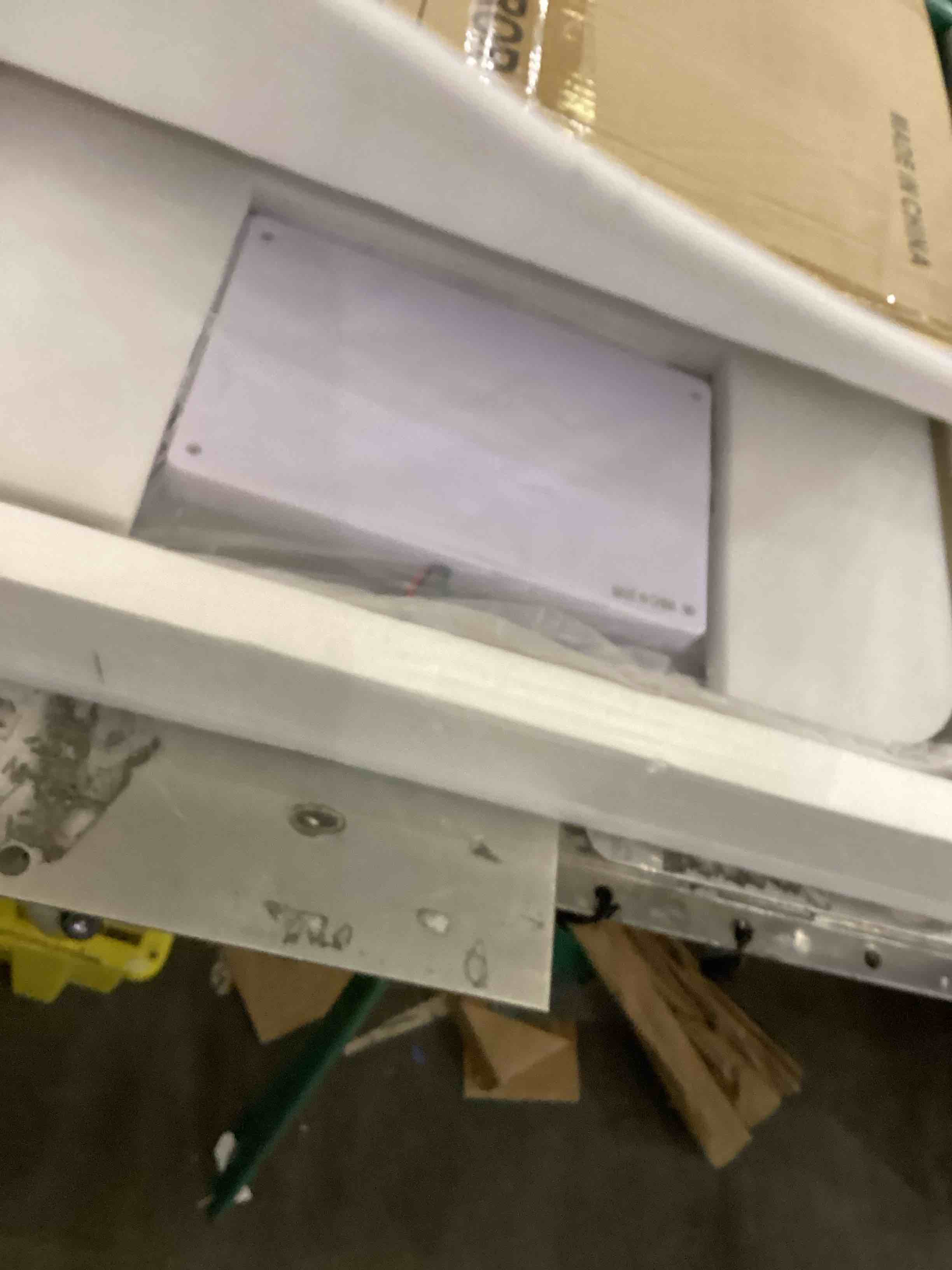 https://s3.amazonaws.com/lotting-images-prod/bidfta/PPE2538564_1752861141186.jpeg