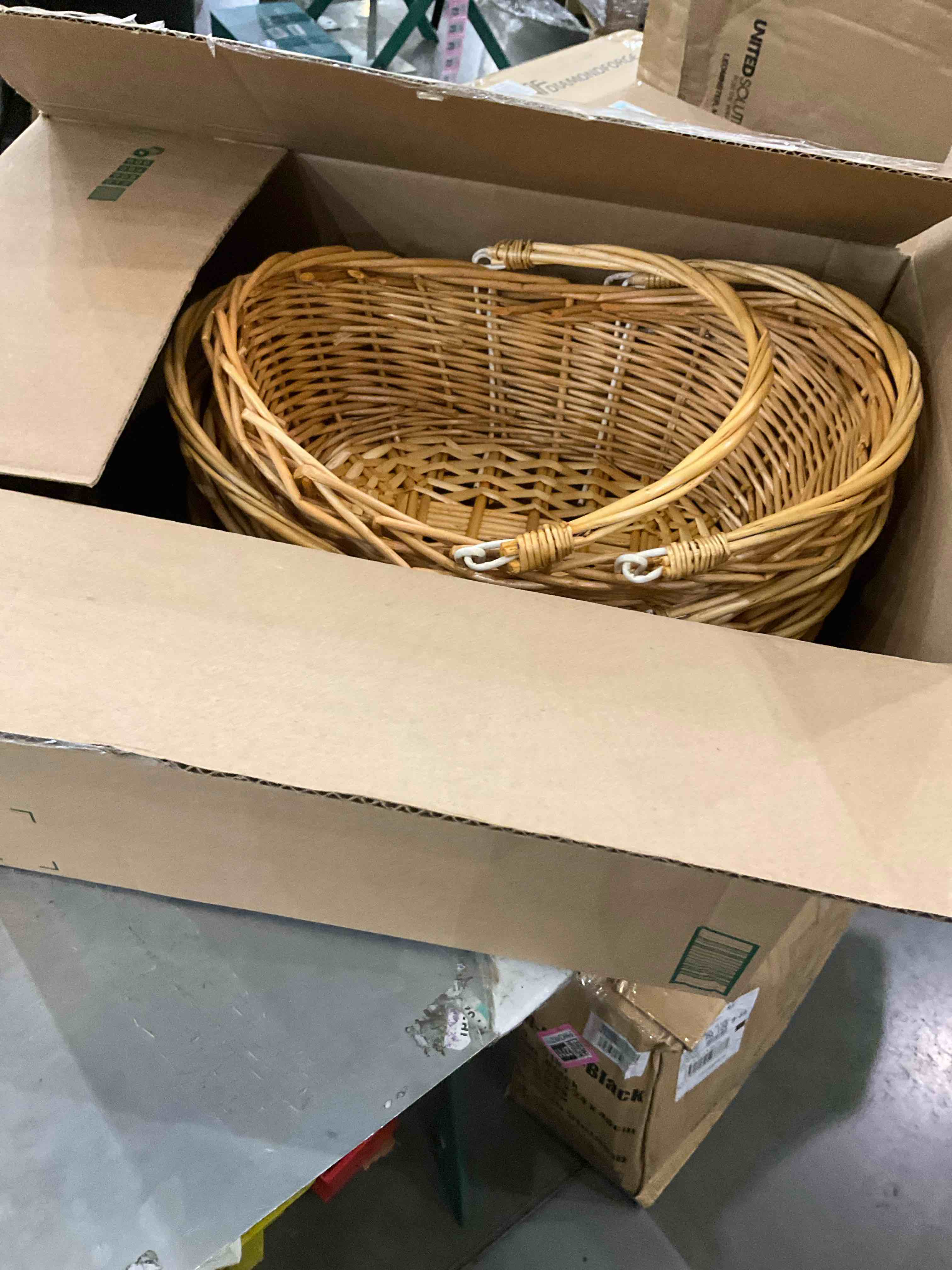 https://s3.amazonaws.com/lotting-images-prod/bidfta/PPE2539008_1751553582593.jpeg