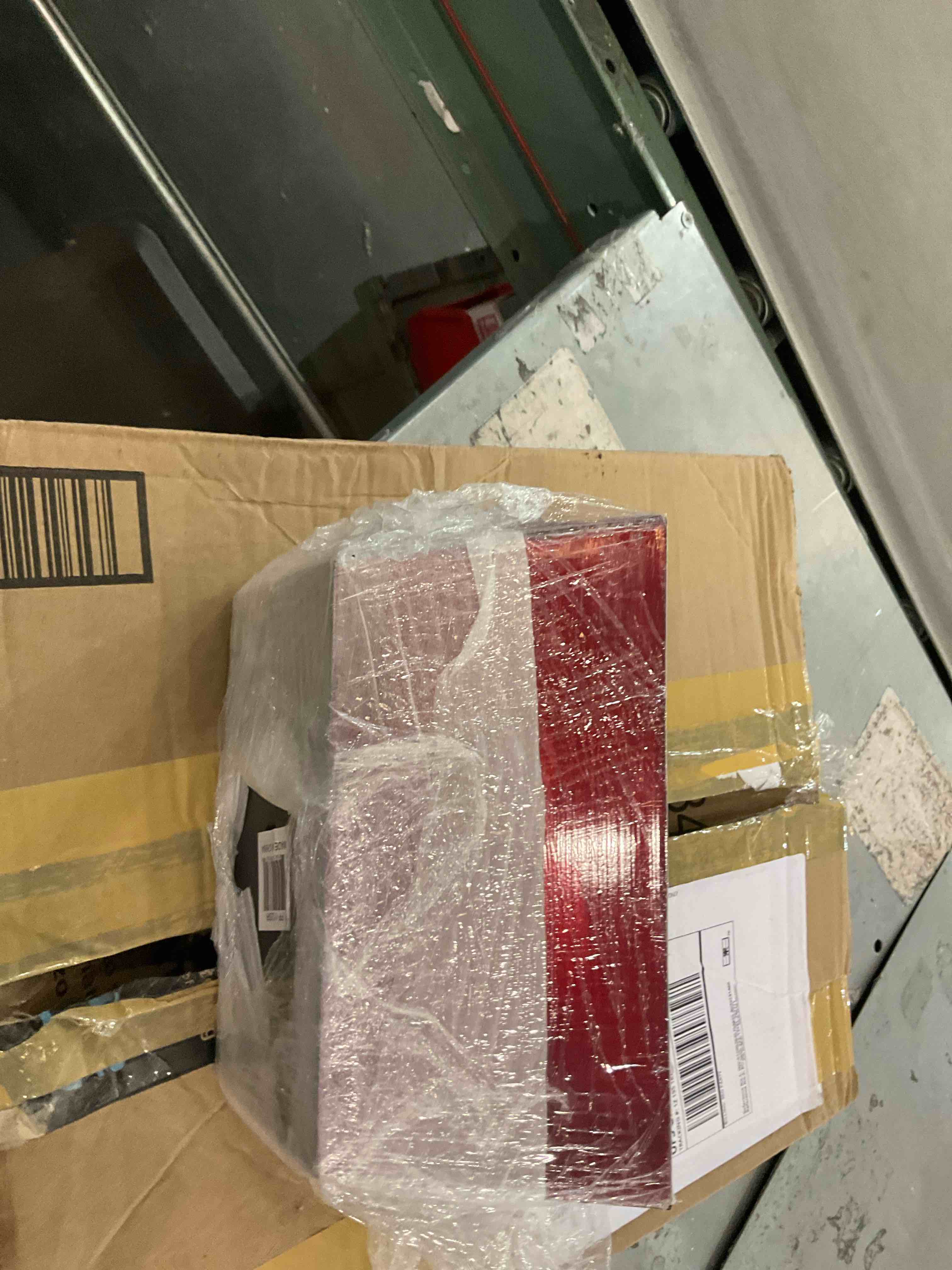 https://s3.amazonaws.com/lotting-images-prod/bidfta/PPE2539542_1751898043145.jpeg