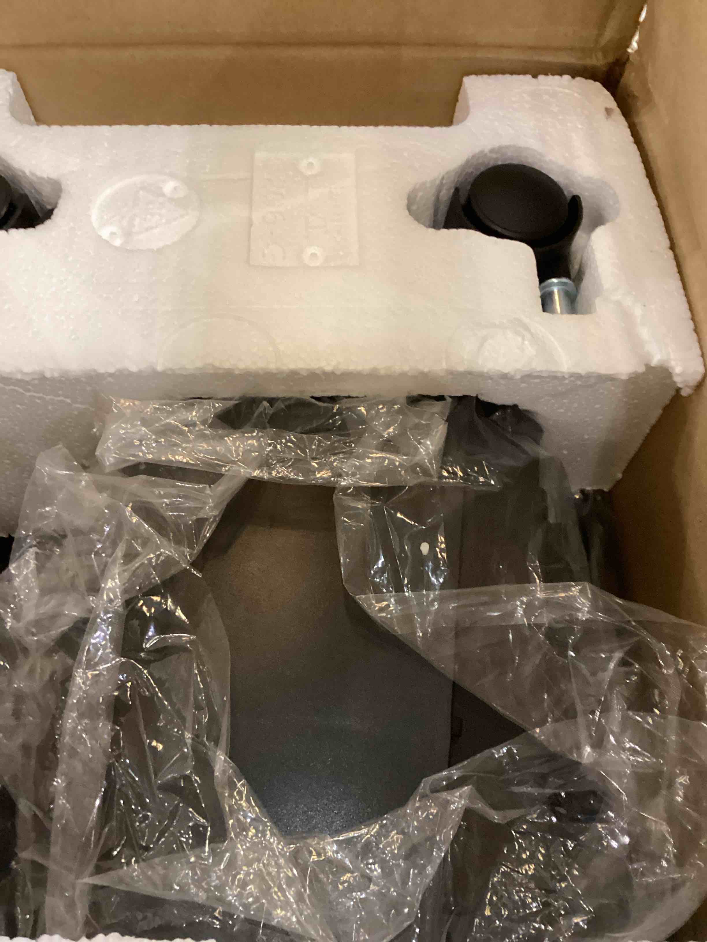 https://s3.amazonaws.com/lotting-images-prod/bidfta/PPE2540032_1752088529175.jpeg