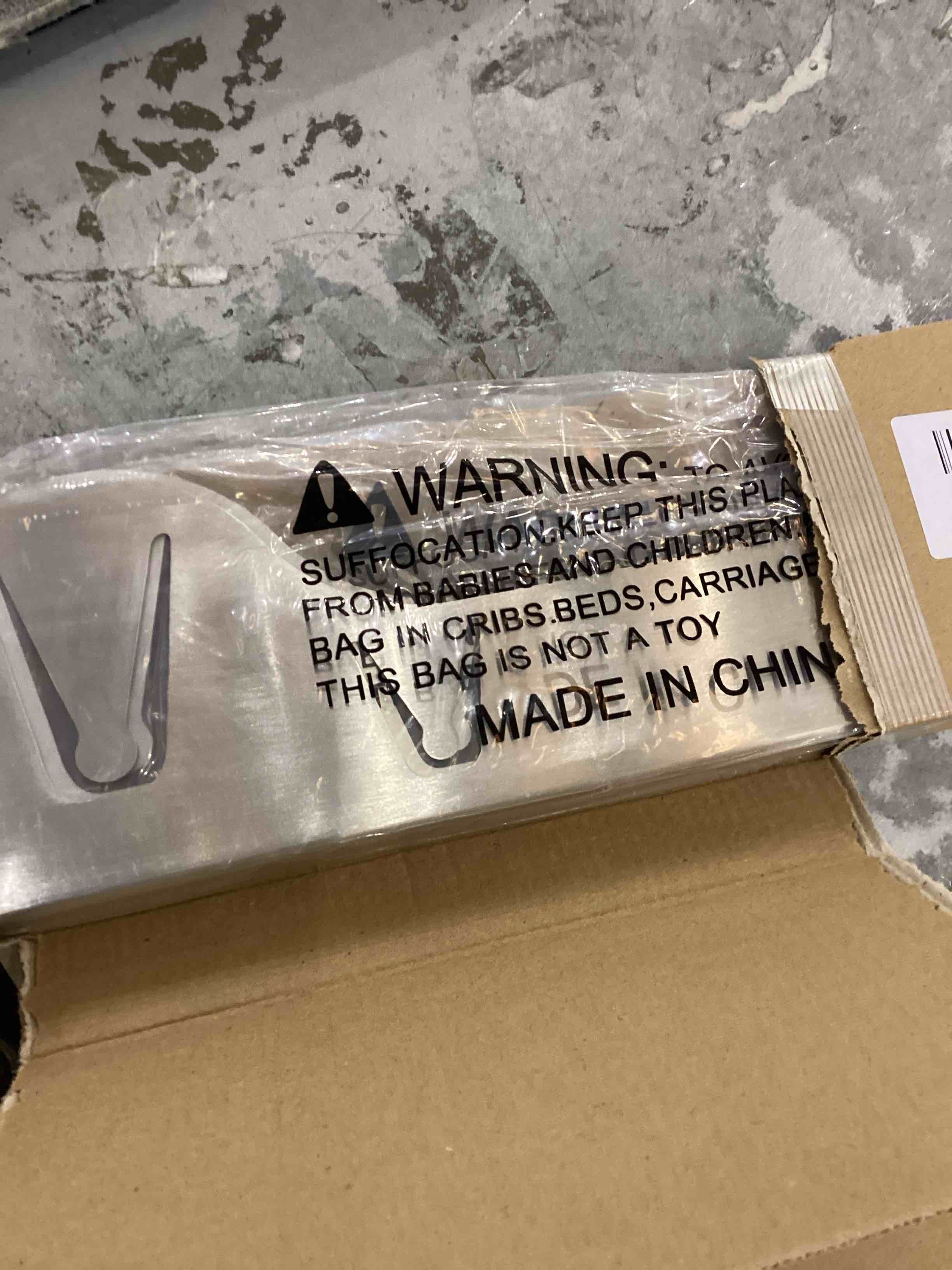 https://s3.amazonaws.com/lotting-images-prod/bidfta/PPE2541050_1753365043369.jpeg