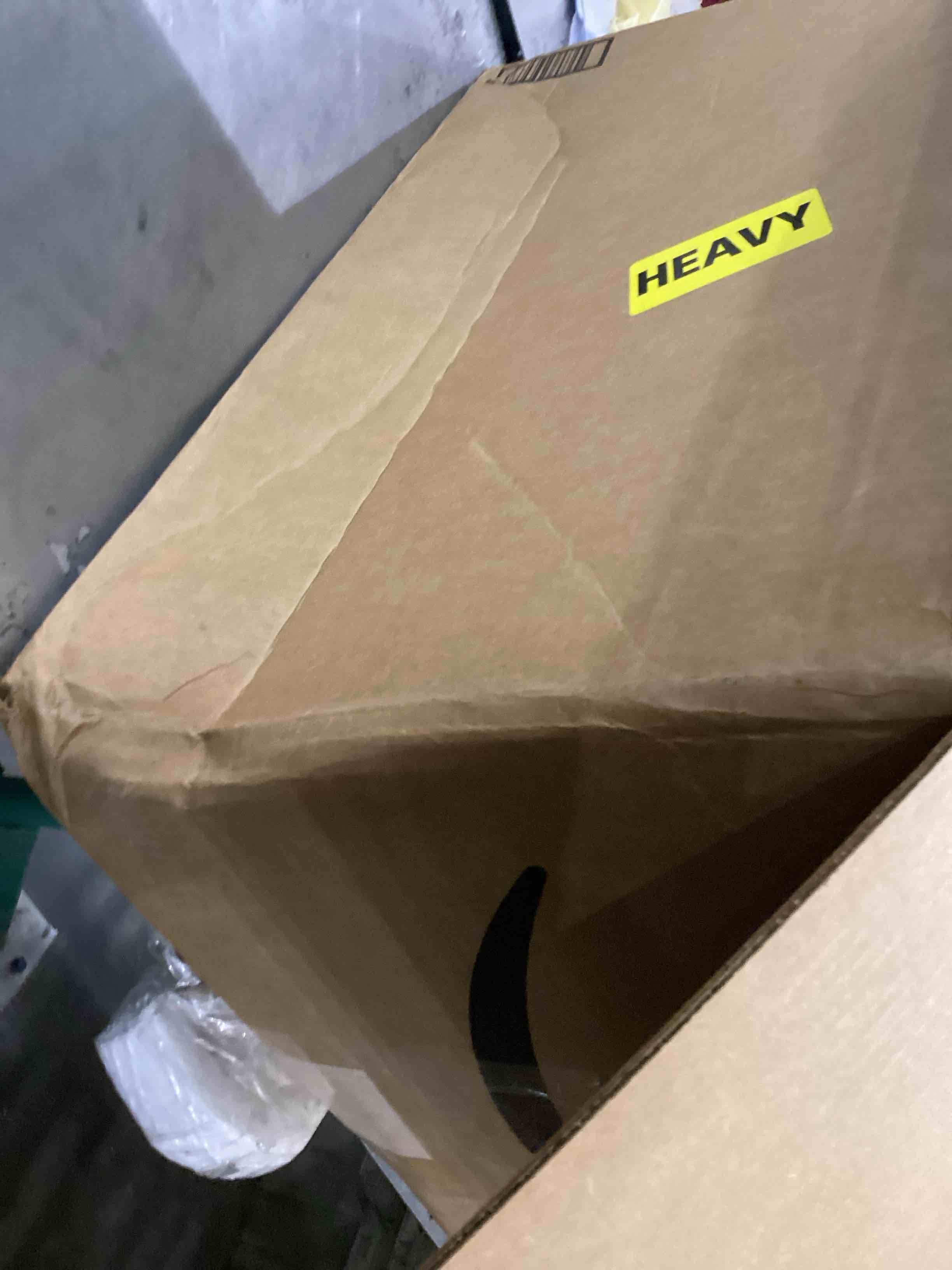 https://s3.amazonaws.com/lotting-images-prod/bidfta/PPE2541111_1753368257317.jpeg
