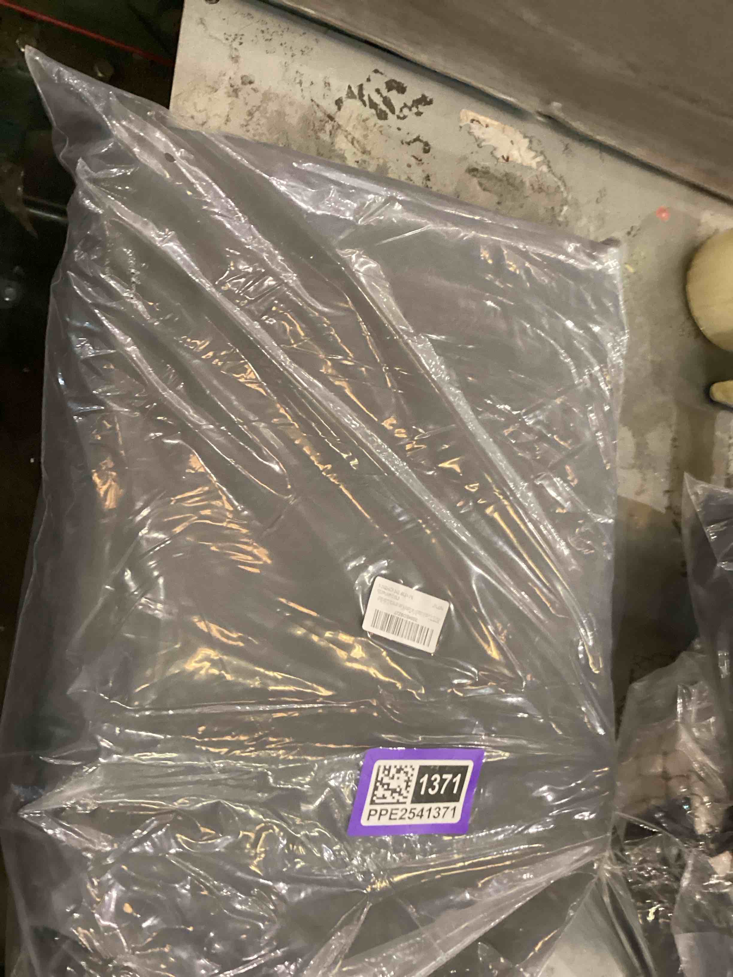 https://s3.amazonaws.com/lotting-images-prod/bidfta/PPE2541370_1753374291356.jpeg