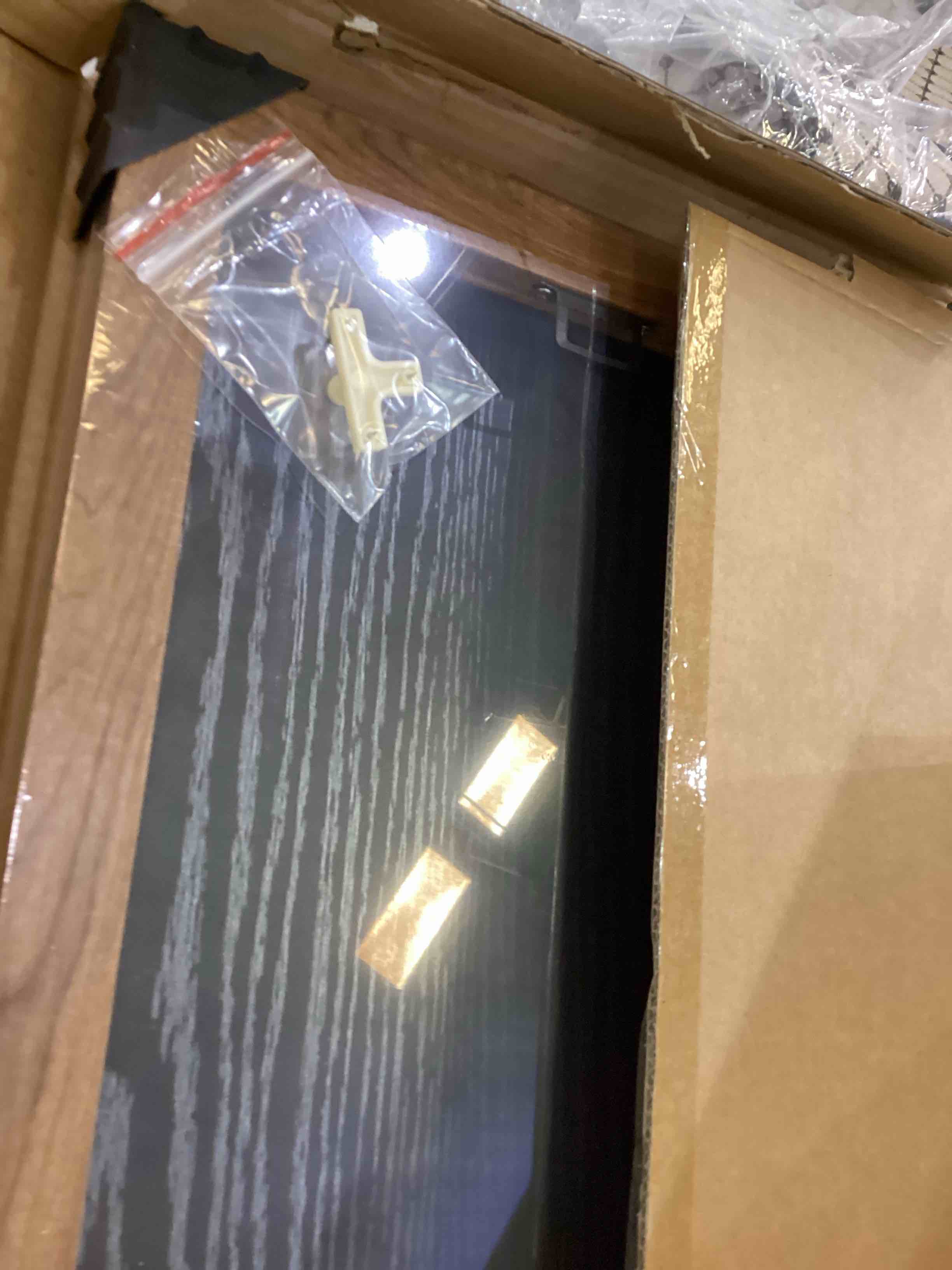 https://s3.amazonaws.com/lotting-images-prod/bidfta/PPE2541384_1753374570439.jpeg