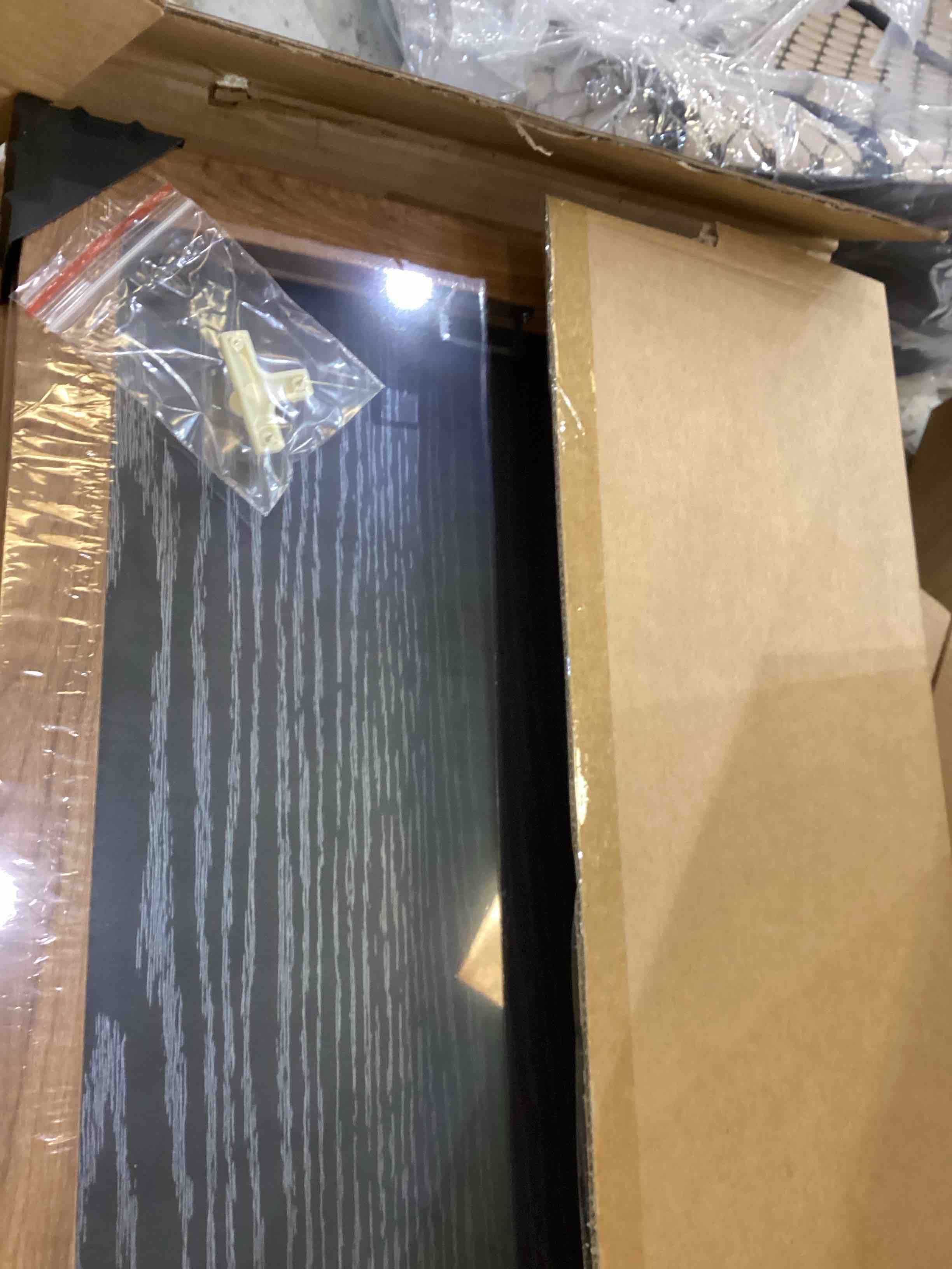 https://s3.amazonaws.com/lotting-images-prod/bidfta/PPE2541384_1753374571583.jpeg