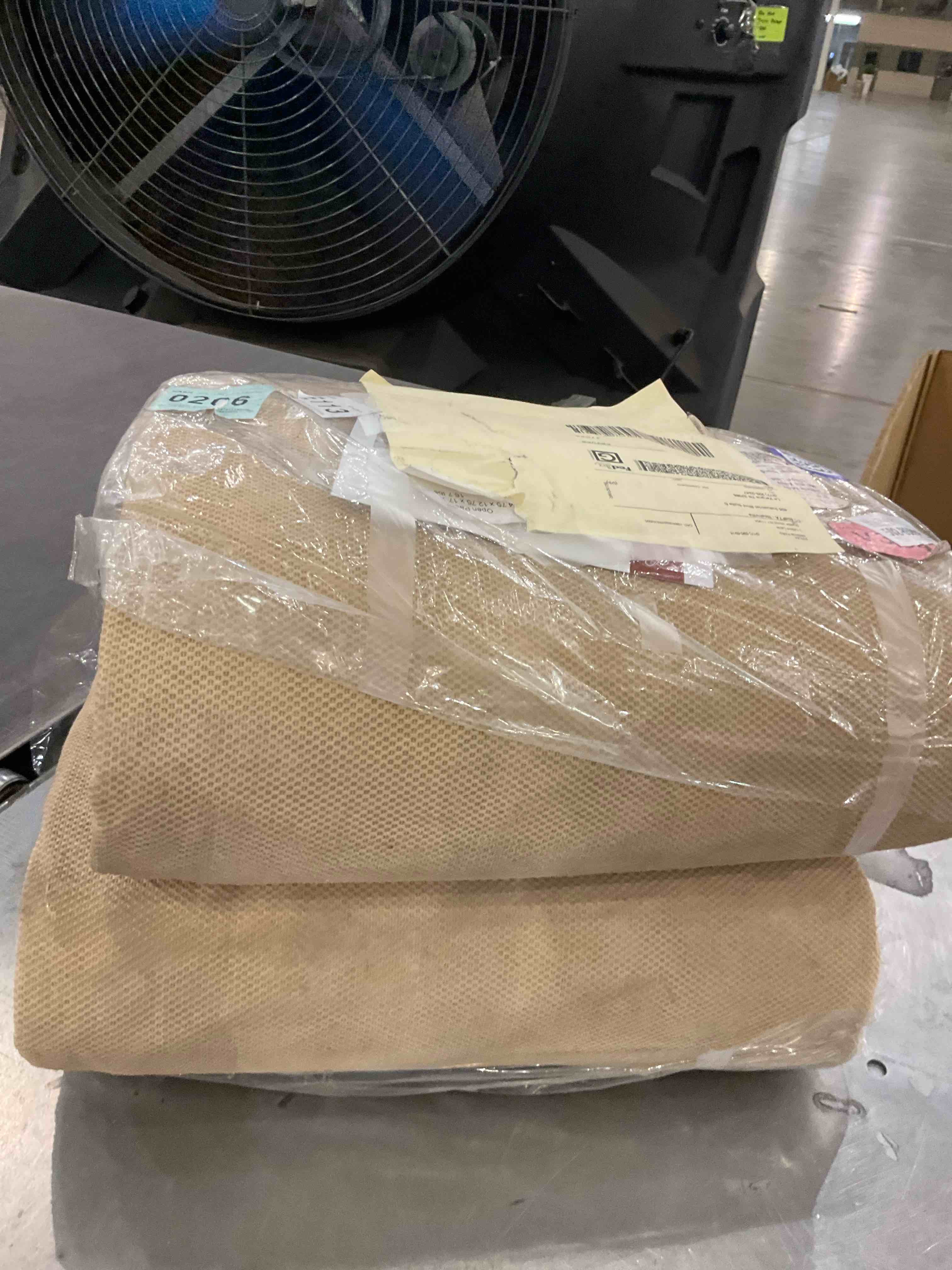 https://s3.amazonaws.com/lotting-images-prod/bidfta/PPE2542065_1751909757975.jpeg
