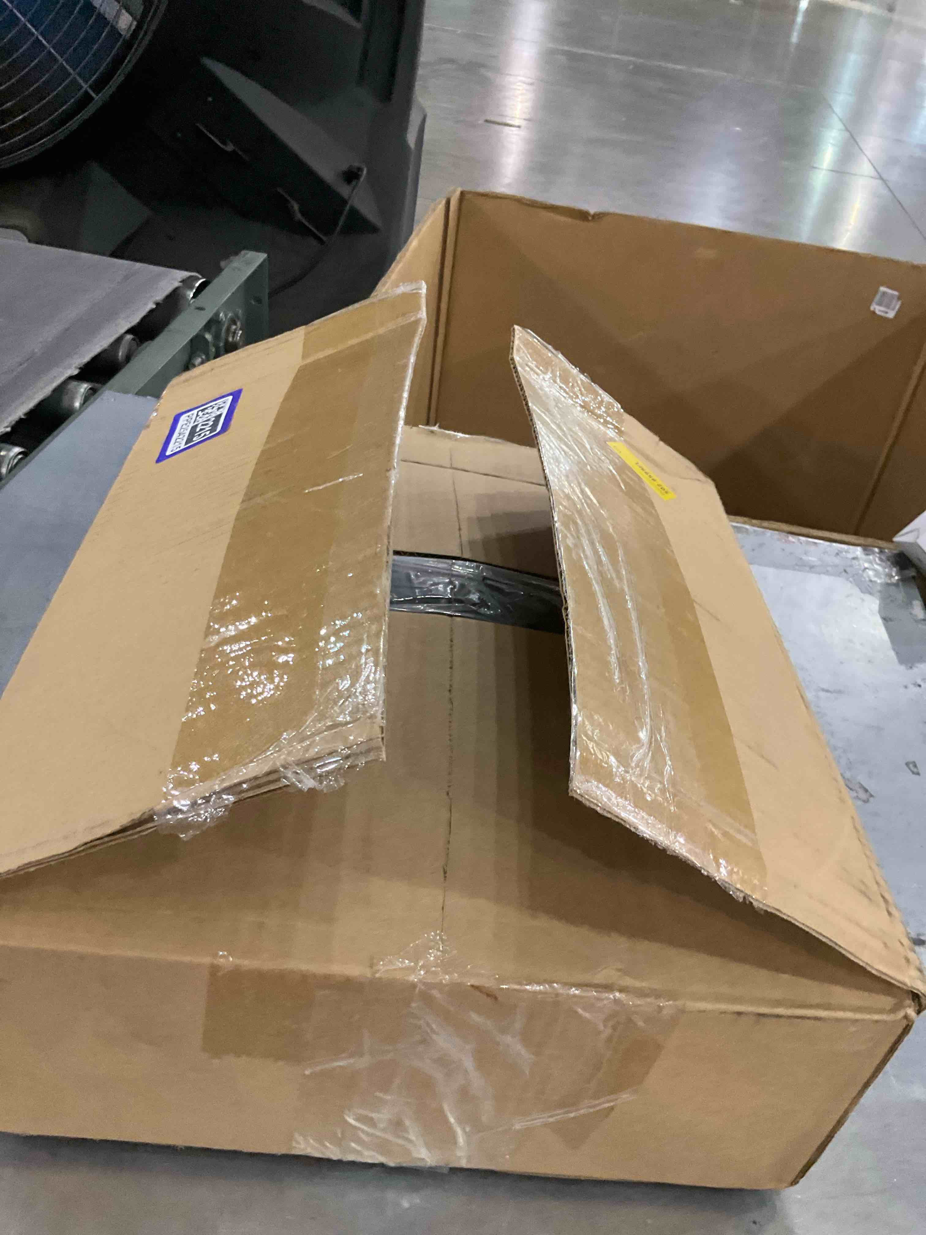 https://s3.amazonaws.com/lotting-images-prod/bidfta/PPE2542215_1751974087053.jpeg