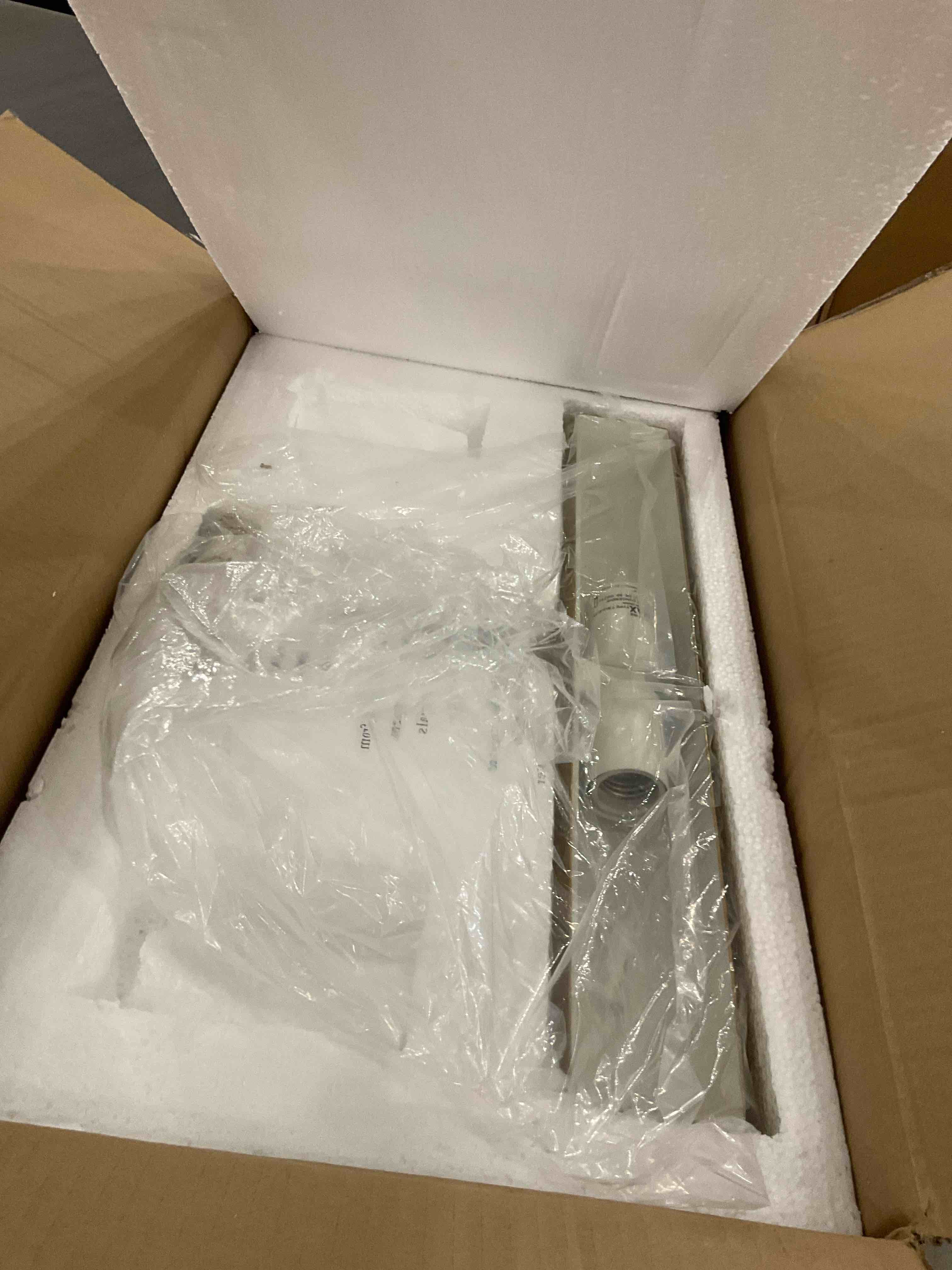 https://s3.amazonaws.com/lotting-images-prod/bidfta/PPE2542267_1751978078903.jpeg