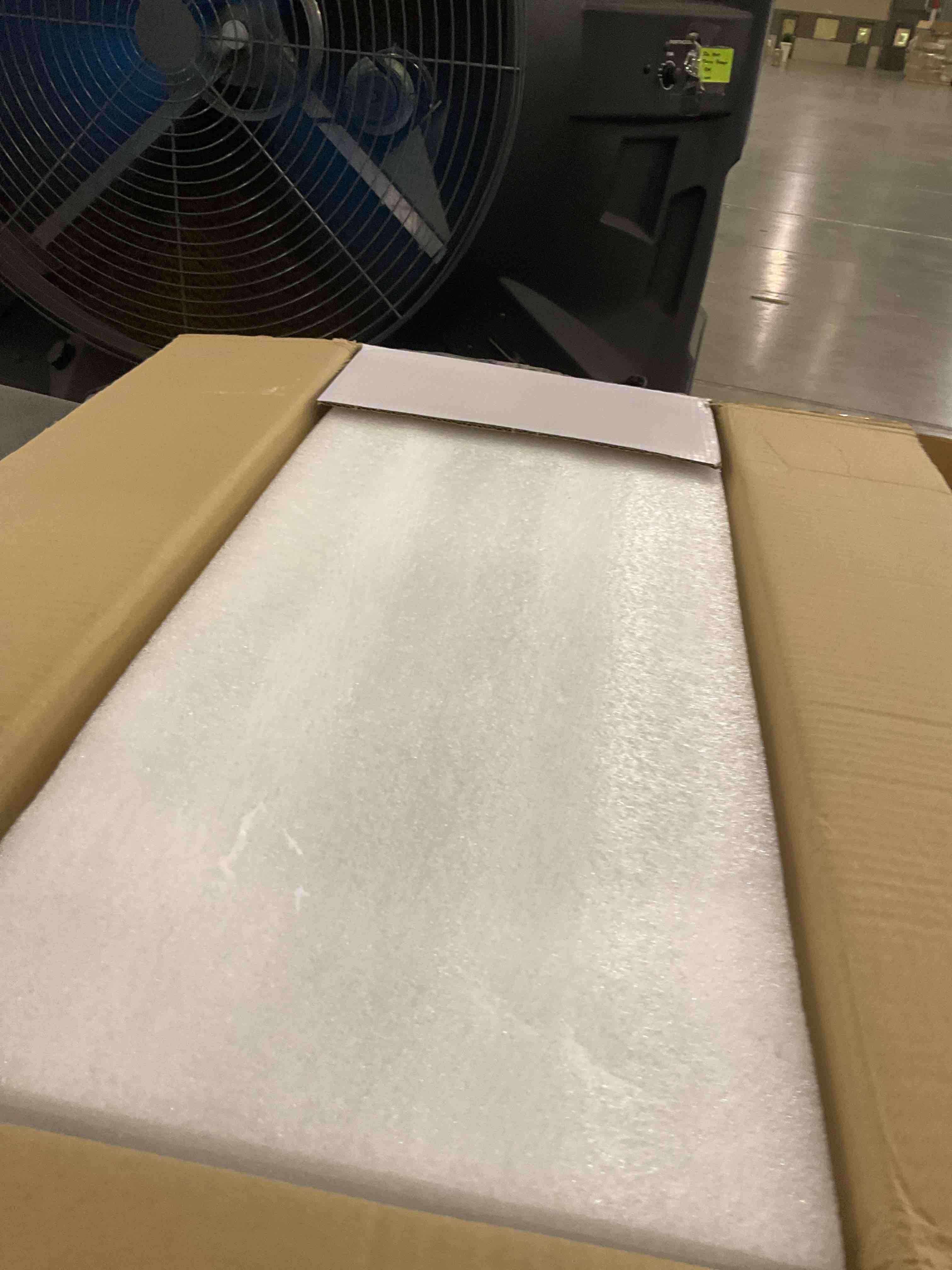 https://s3.amazonaws.com/lotting-images-prod/bidfta/PPE2542323_1751978297152.jpeg