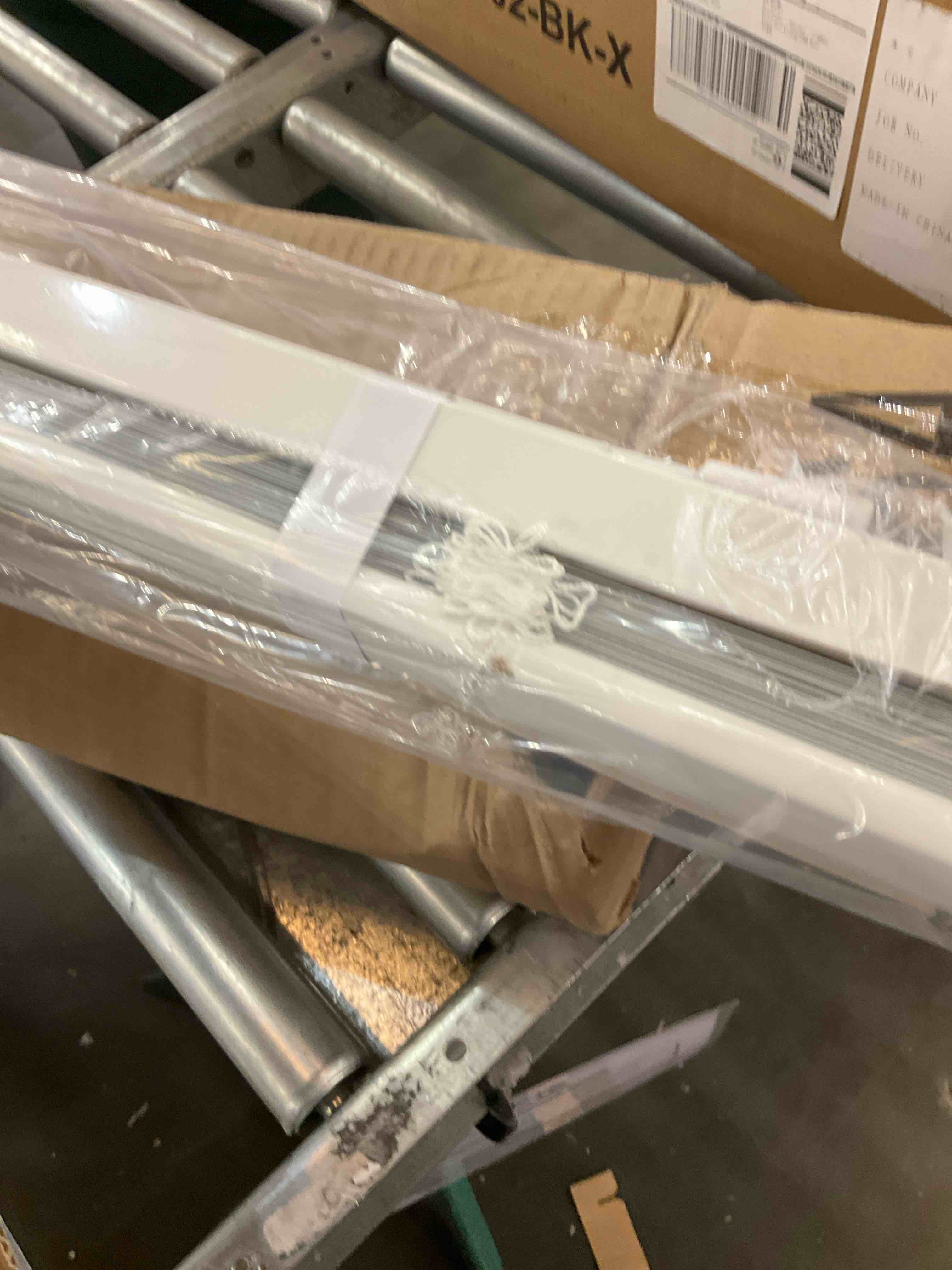 https://s3.amazonaws.com/lotting-images-prod/bidfta/PPE2542398_1751994844961.jpeg