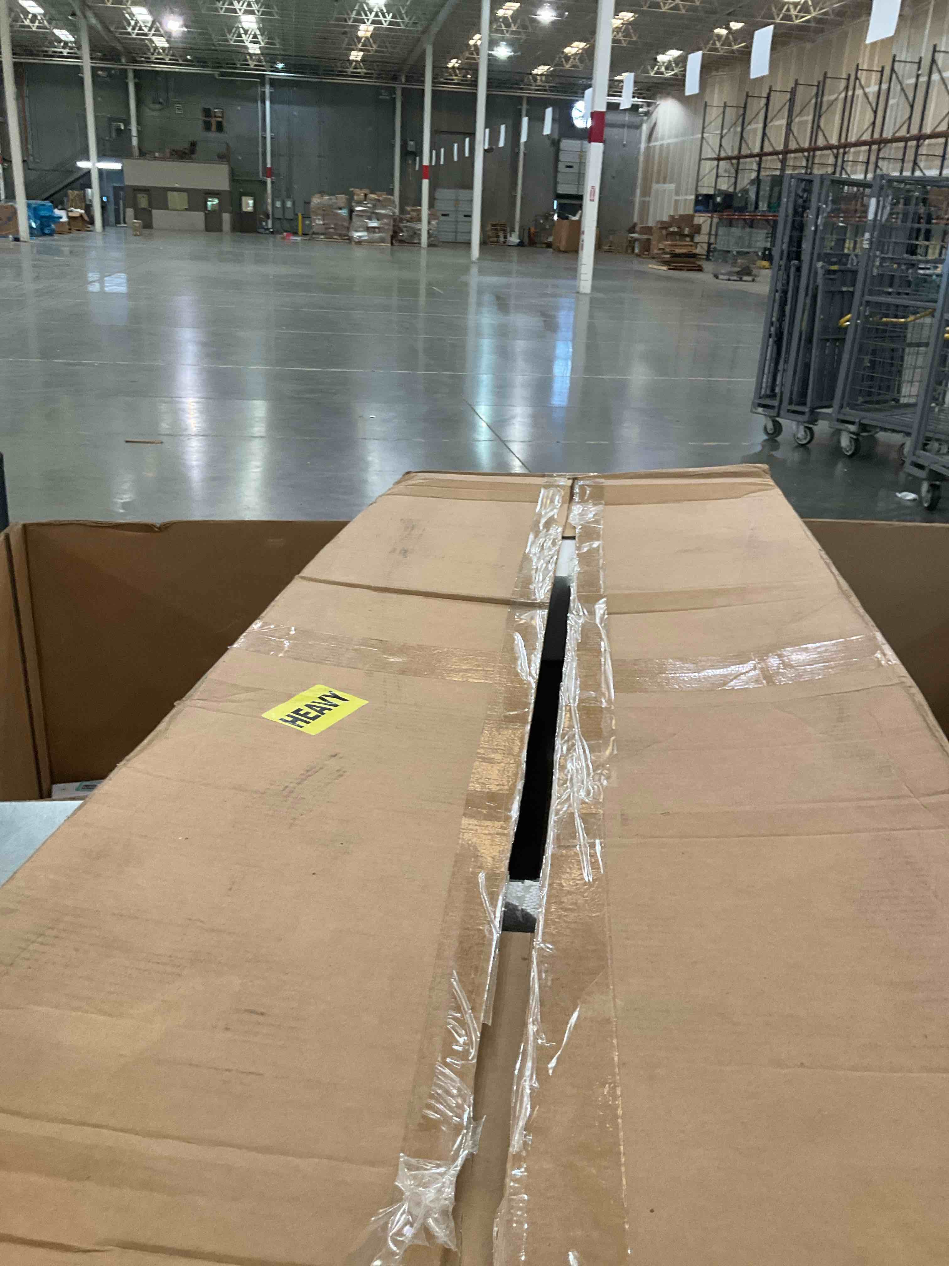 https://s3.amazonaws.com/lotting-images-prod/bidfta/PPE2542562_1751990163341.jpeg