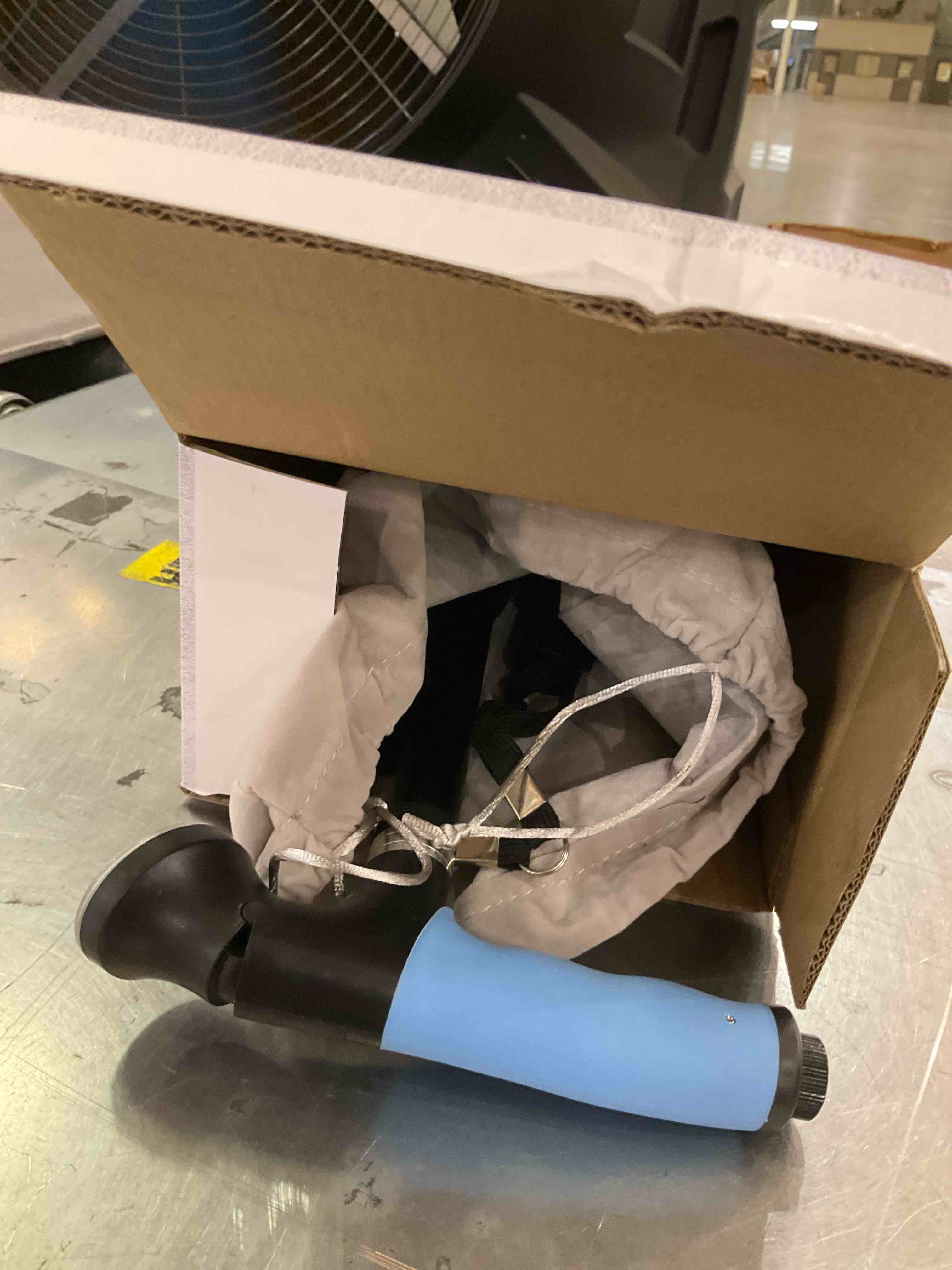 https://s3.amazonaws.com/lotting-images-prod/bidfta/PPE2542565_1751993290863.jpeg