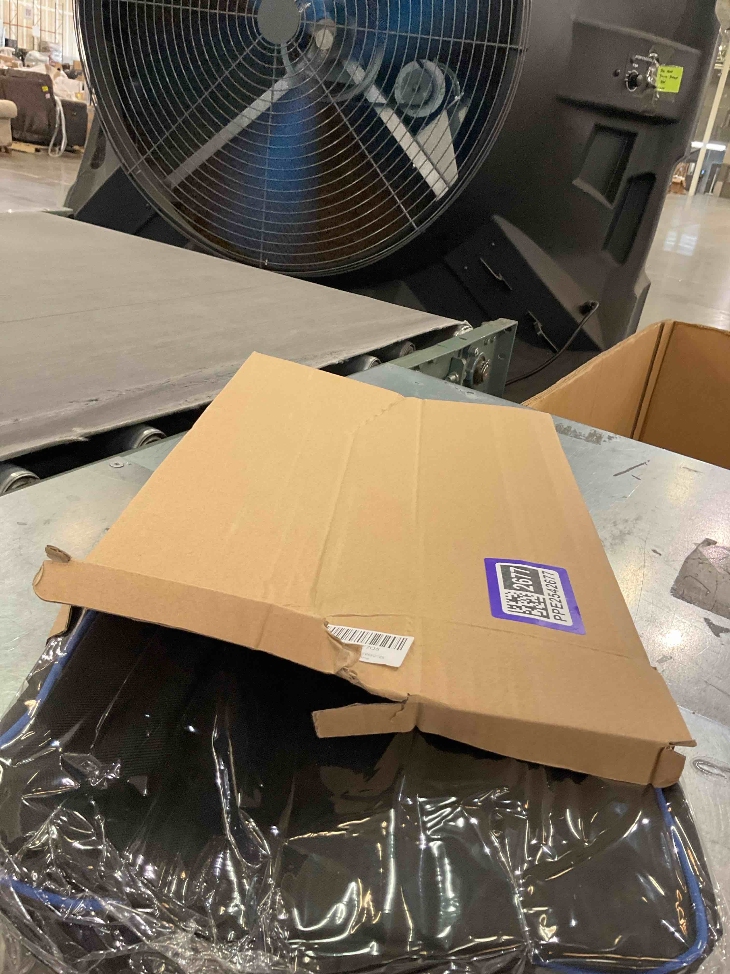 https://s3.amazonaws.com/lotting-images-prod/bidfta/PPE2542677_1751994759839.jpeg
