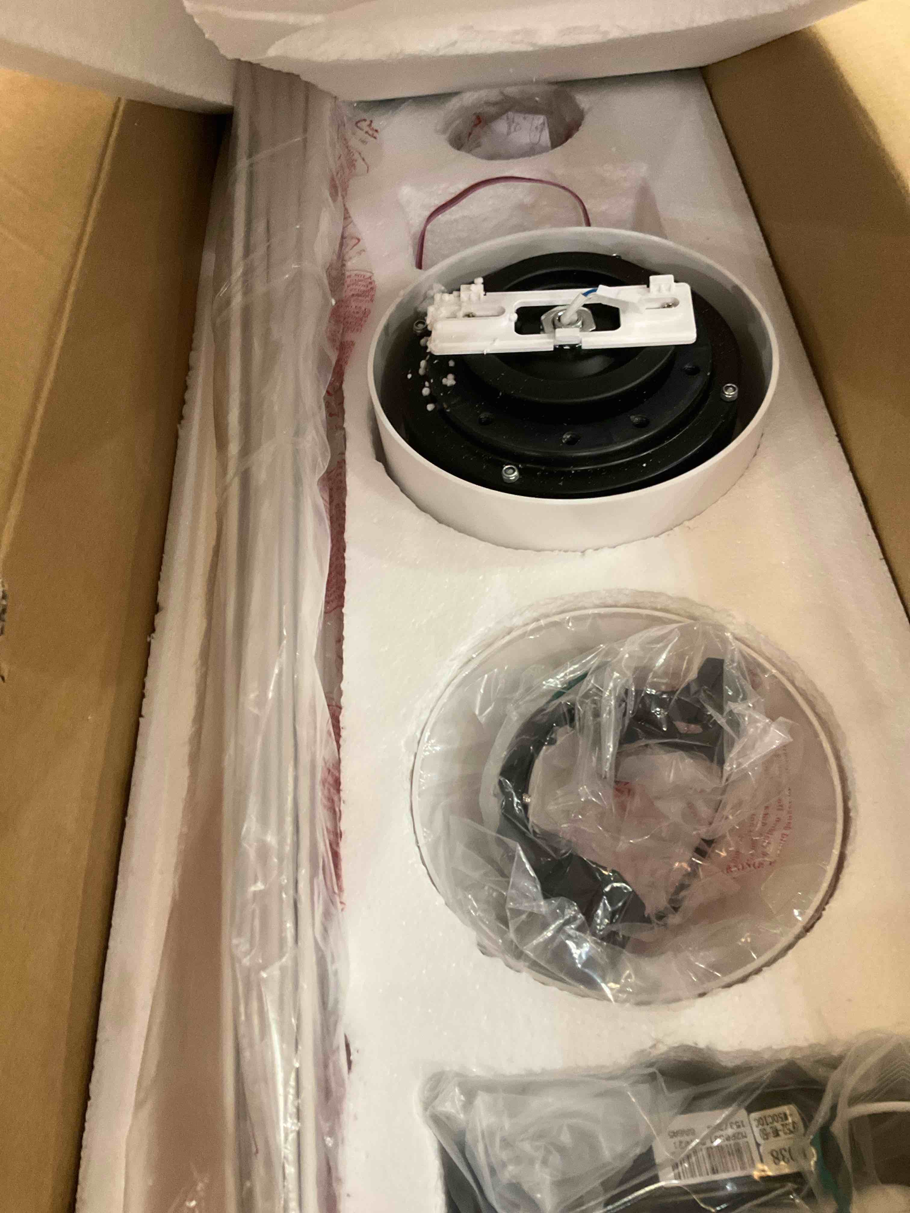 https://s3.amazonaws.com/lotting-images-prod/bidfta/PPE2542756_1751999331277.jpeg