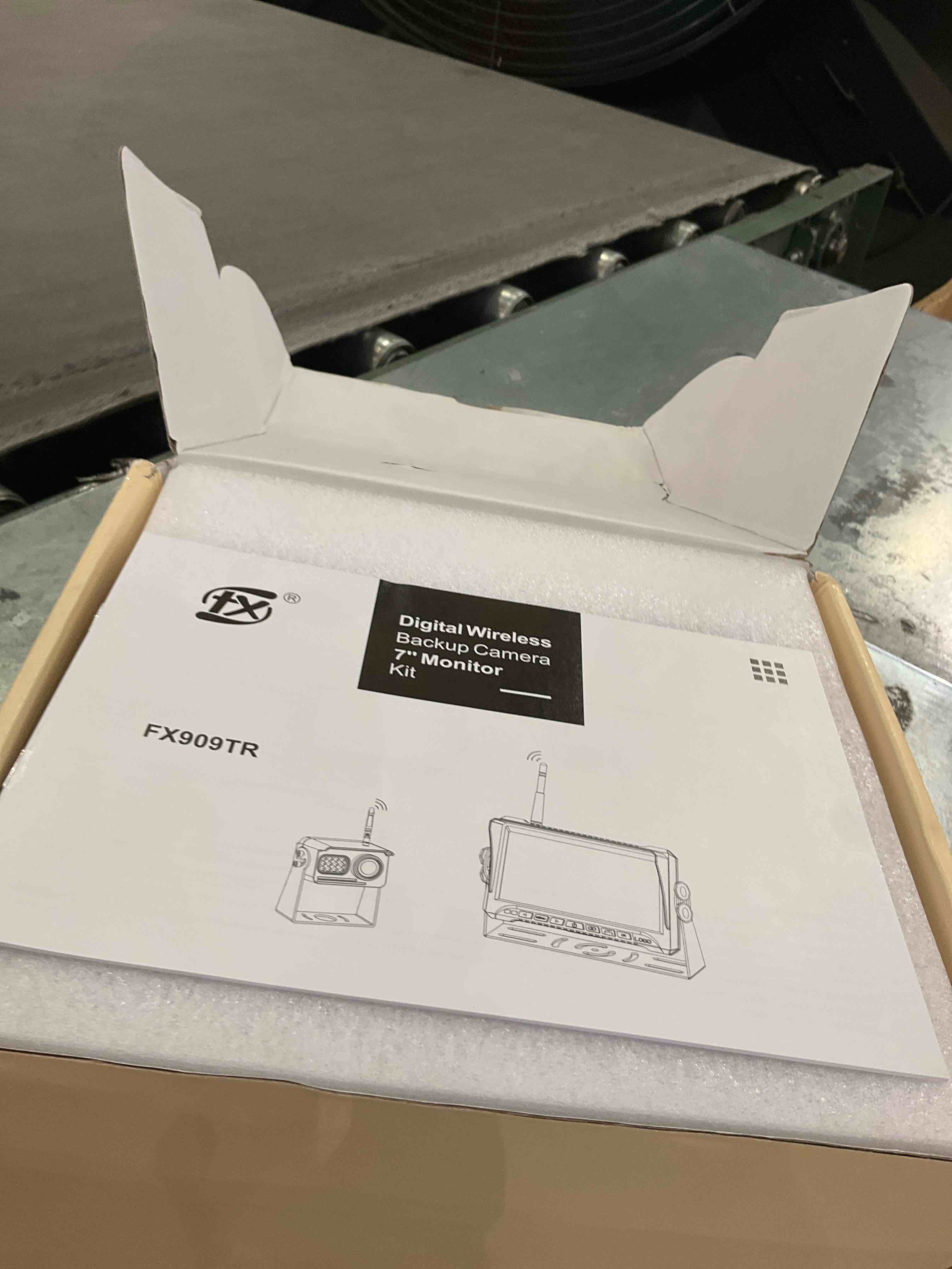 https://s3.amazonaws.com/lotting-images-prod/bidfta/PPE2542802_1751997329947.jpeg