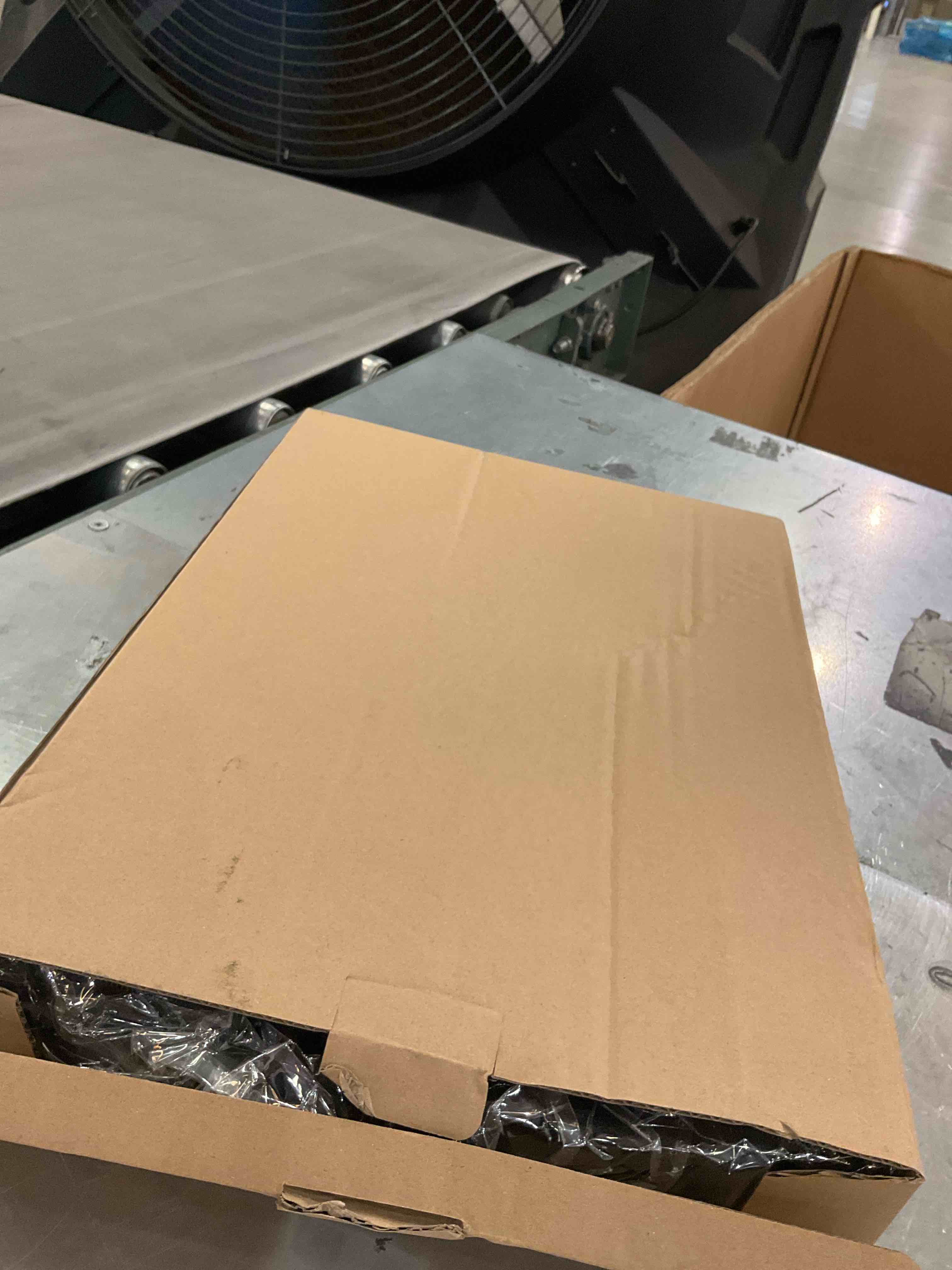 https://s3.amazonaws.com/lotting-images-prod/bidfta/PPE2542811_1751999154169.jpeg
