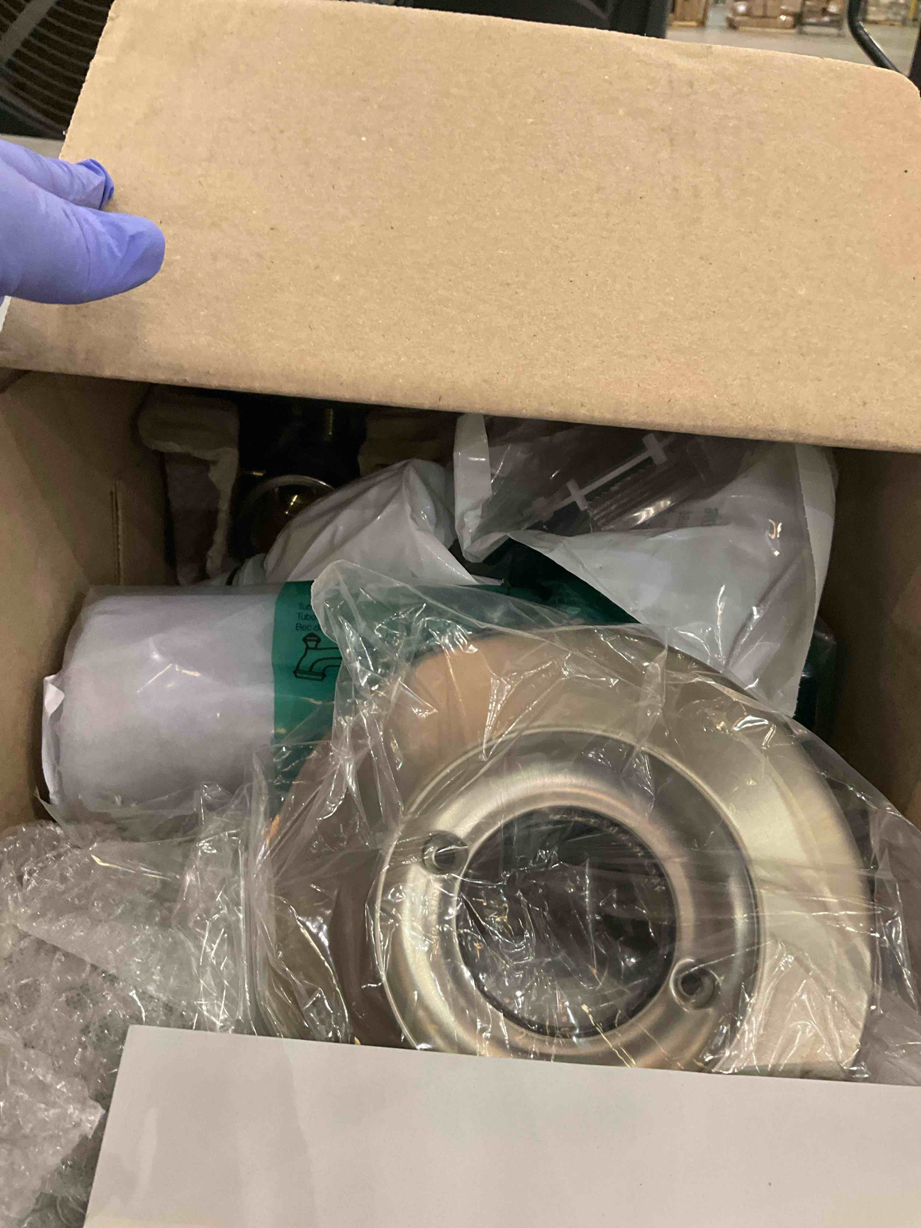 https://s3.amazonaws.com/lotting-images-prod/bidfta/PPE2543165_1752072365283.jpeg
