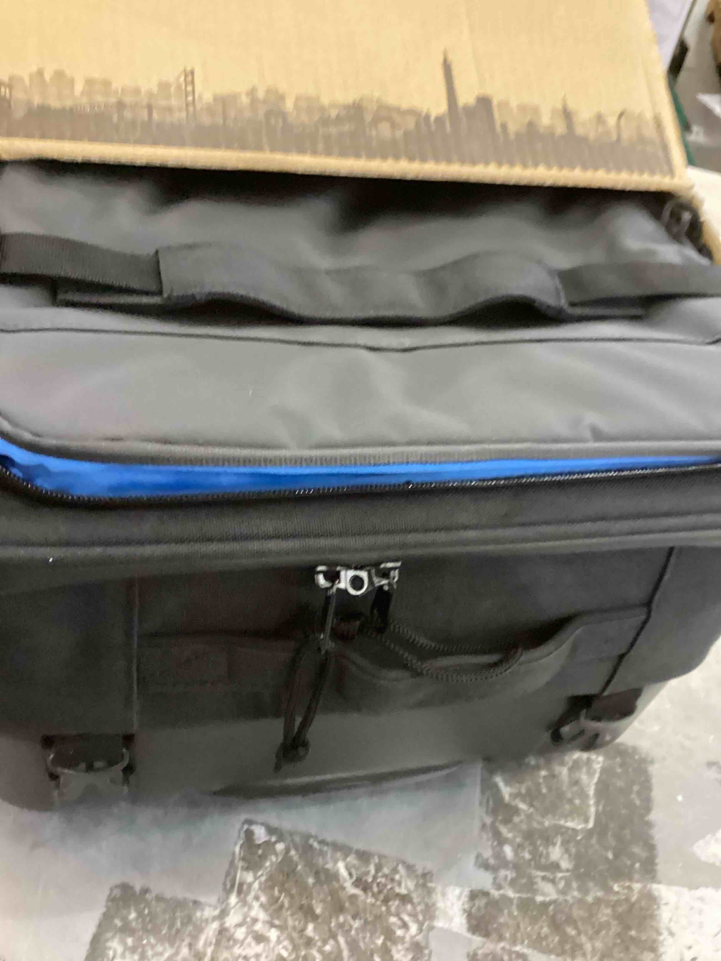 https://s3.amazonaws.com/lotting-images-prod/bidfta/PPE2543518_1752159341731.jpeg