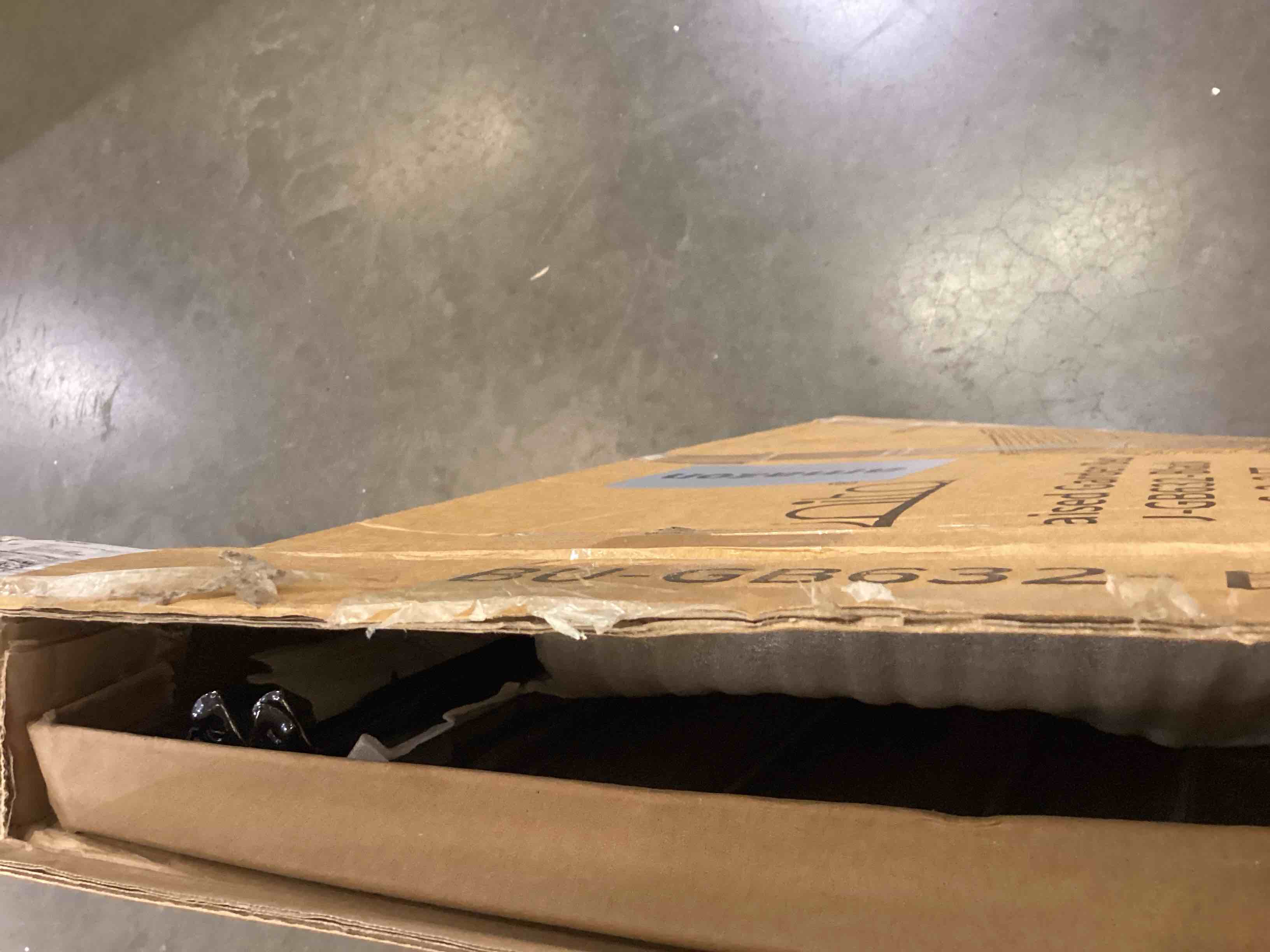 https://s3.amazonaws.com/lotting-images-prod/bidfta/PPE2543524_1752163842093.jpeg