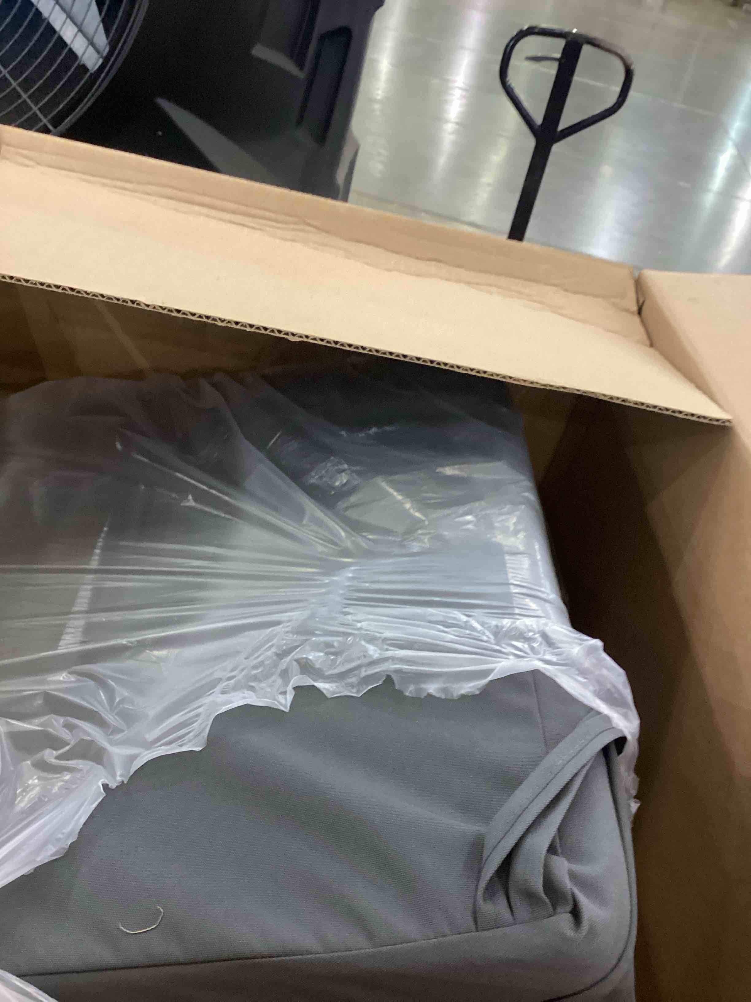 https://s3.amazonaws.com/lotting-images-prod/bidfta/PPE2543575_1752242317221.jpeg