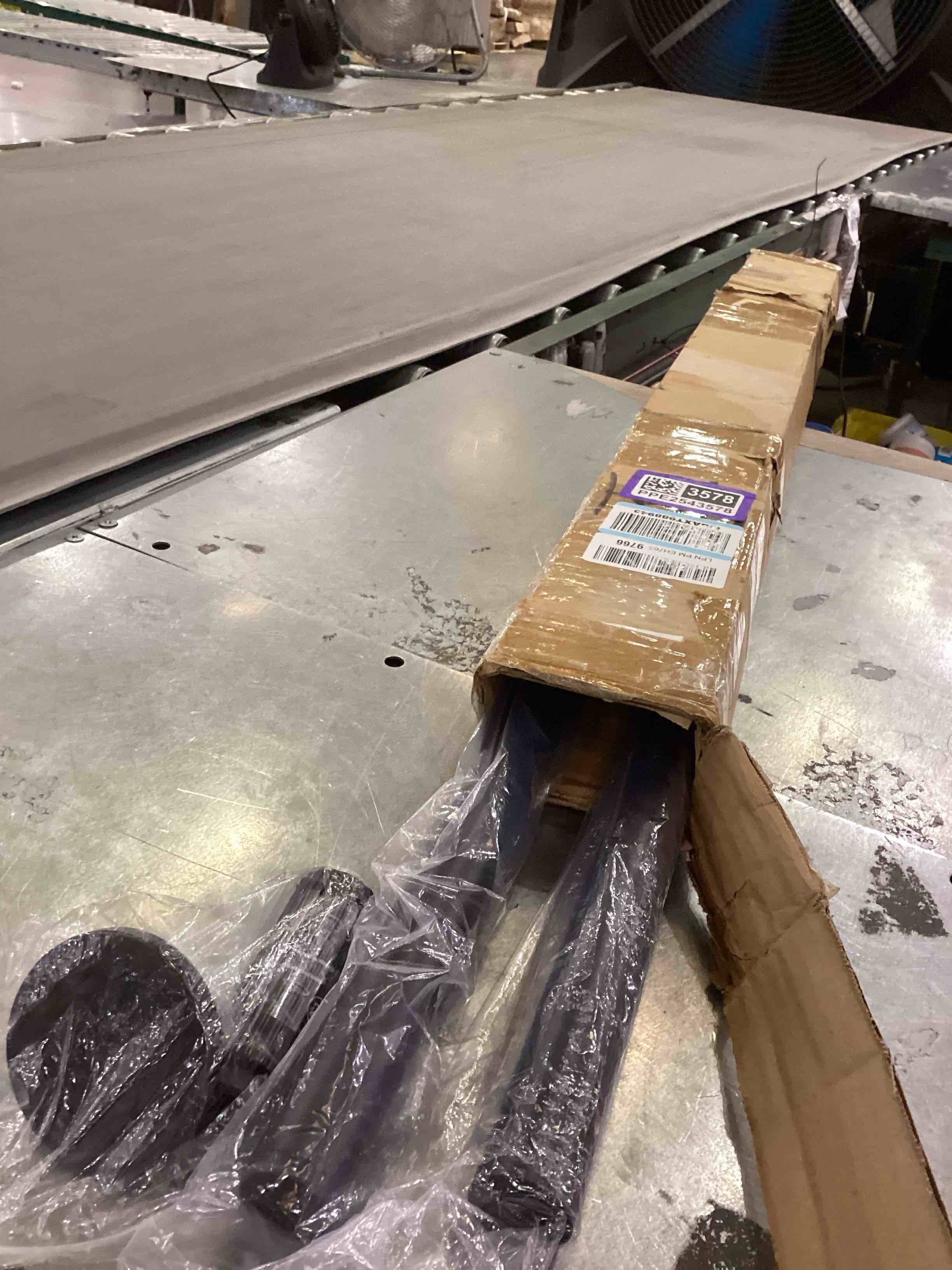 https://s3.amazonaws.com/lotting-images-prod/bidfta/PPE2543578_1752160334150.jpeg