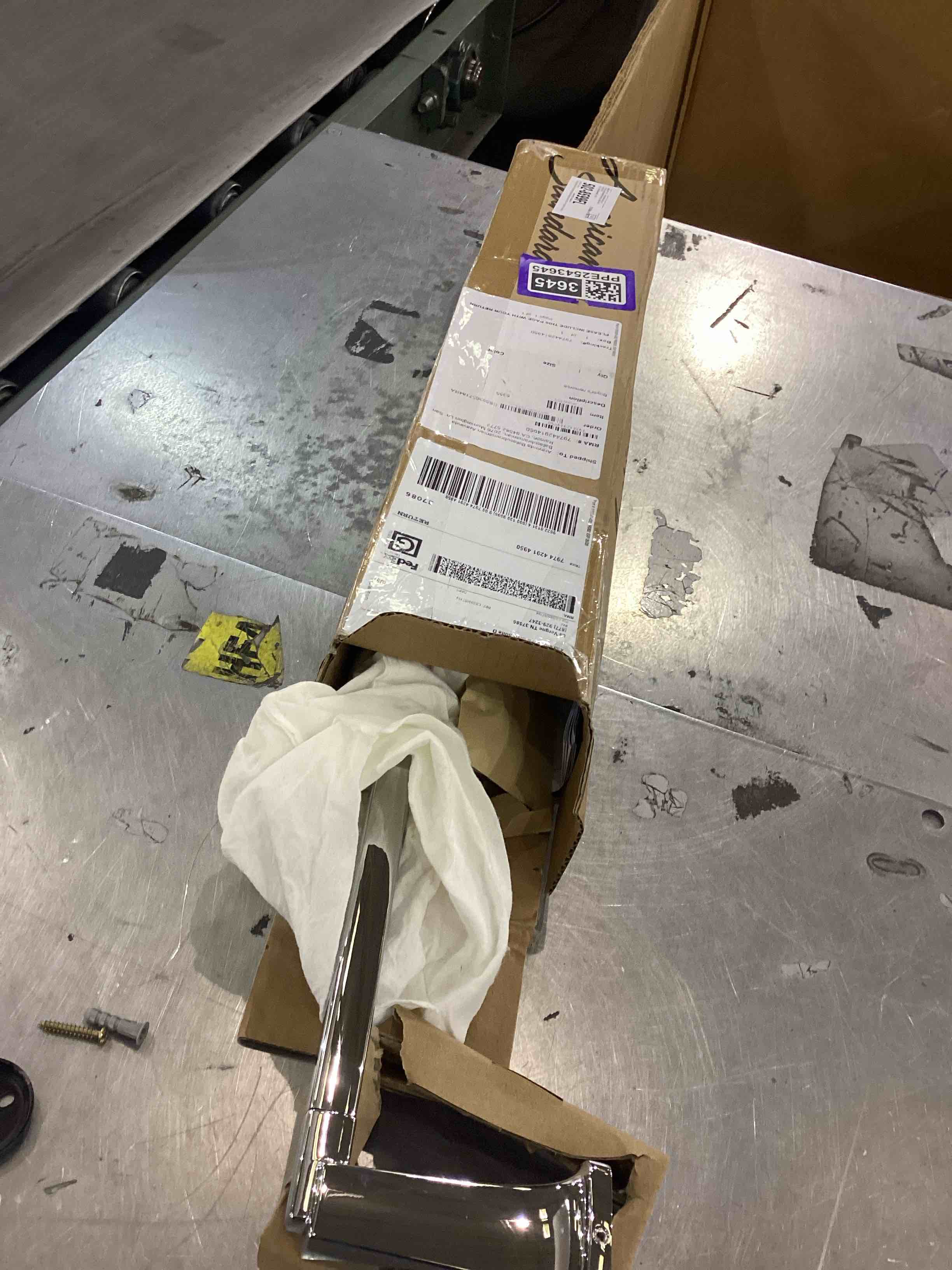 https://s3.amazonaws.com/lotting-images-prod/bidfta/PPE2543645_1752236025163.jpeg