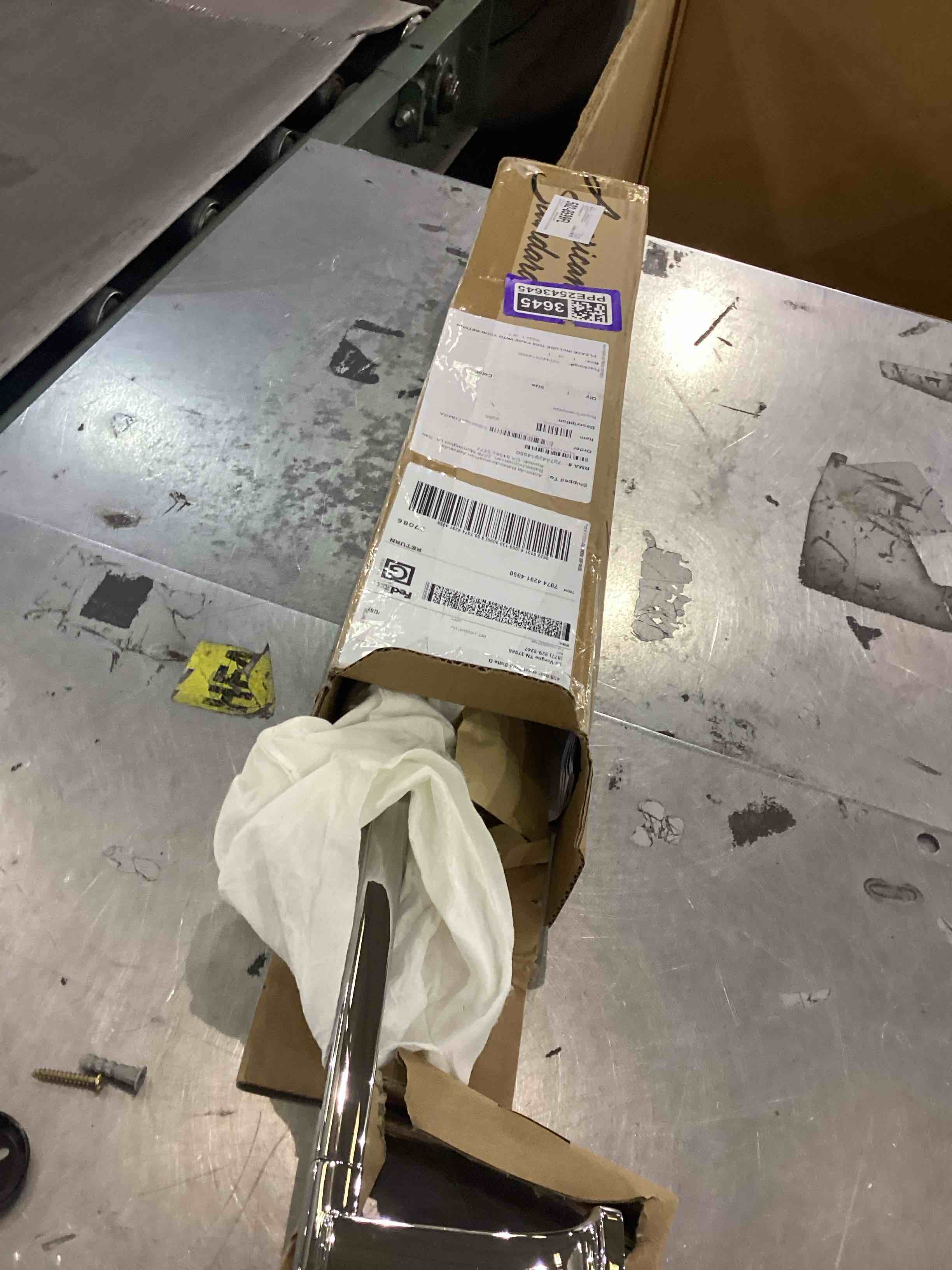 https://s3.amazonaws.com/lotting-images-prod/bidfta/PPE2543645_1752236026286.jpeg