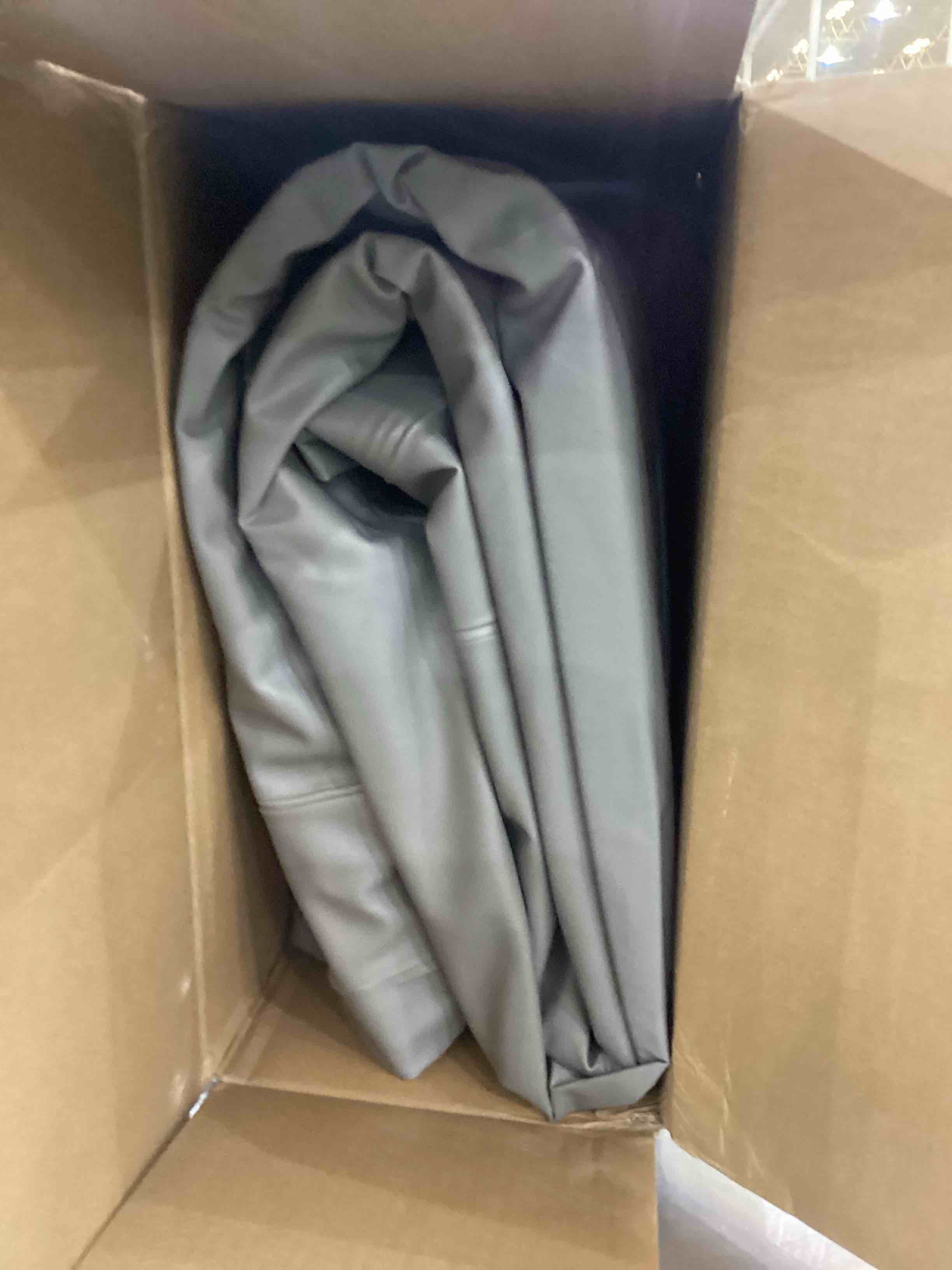 https://s3.amazonaws.com/lotting-images-prod/bidfta/PPE2543822_1752248428503.jpeg