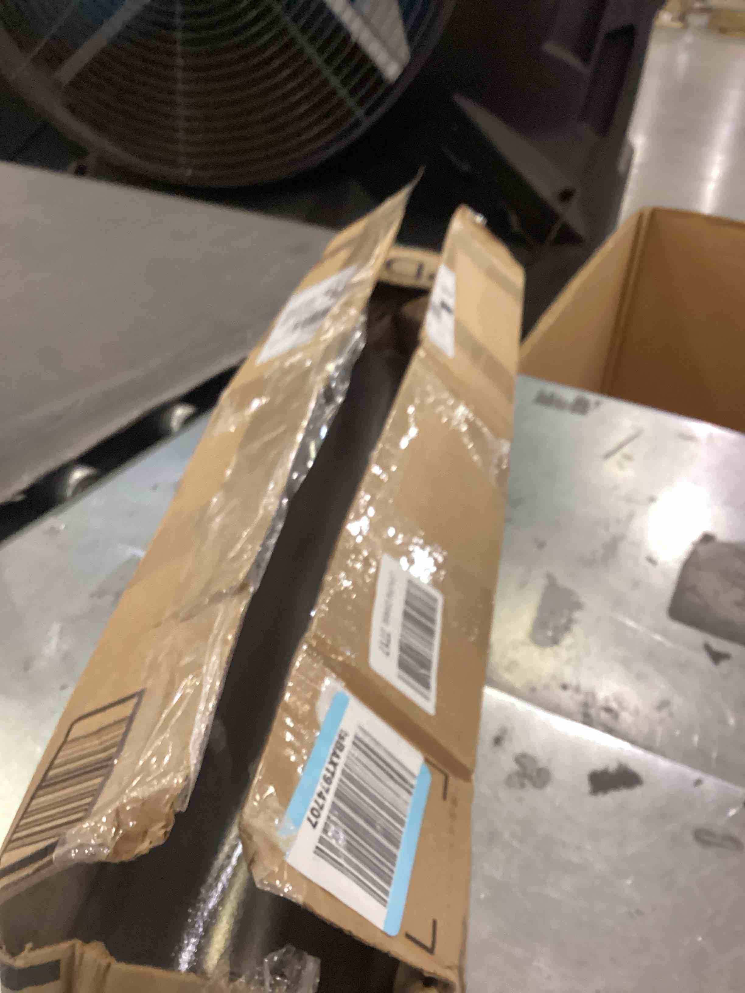 https://s3.amazonaws.com/lotting-images-prod/bidfta/PPE2543861_1752255044331.jpeg