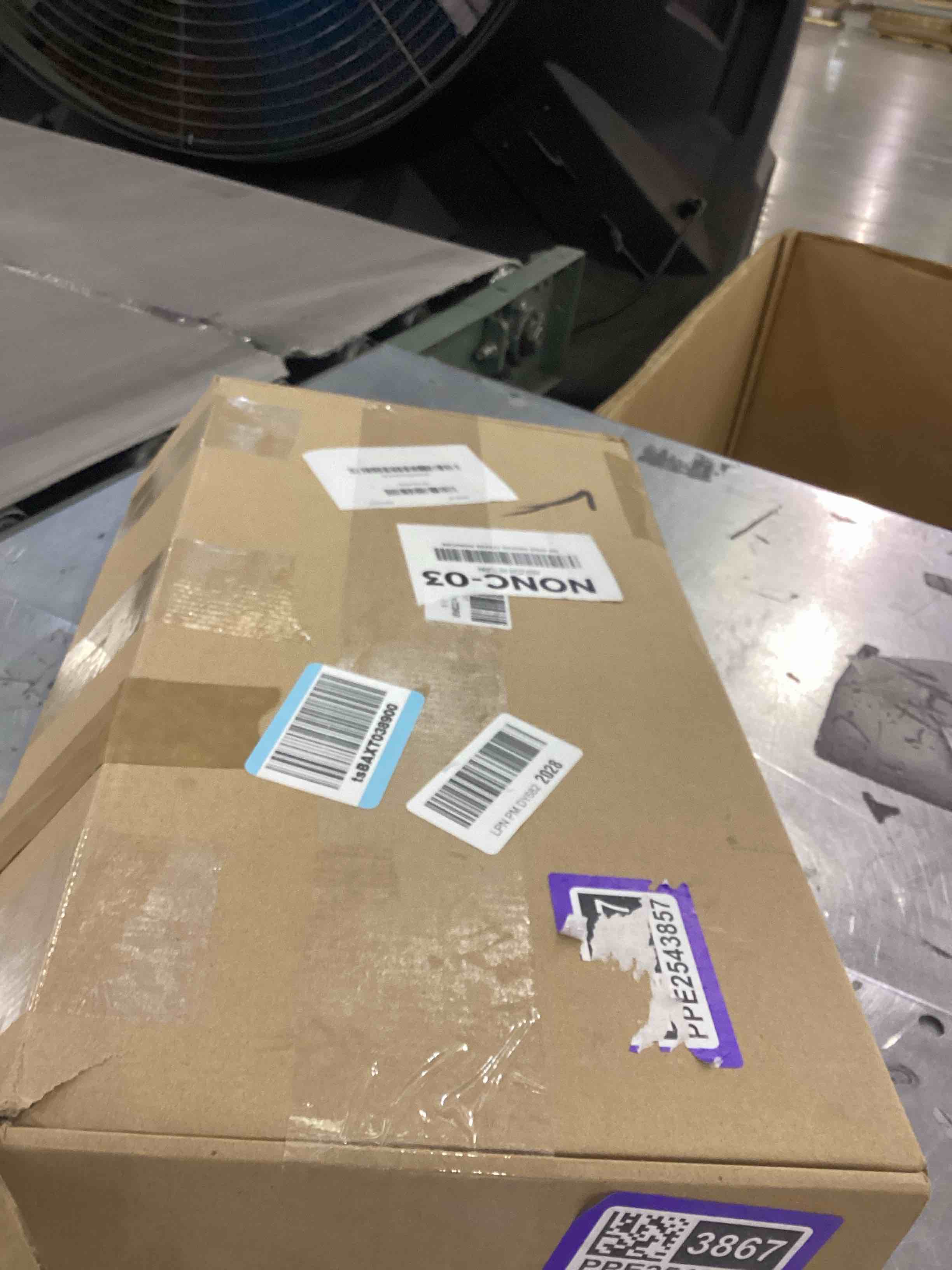 https://s3.amazonaws.com/lotting-images-prod/bidfta/PPE2543867_1752254392600.jpeg