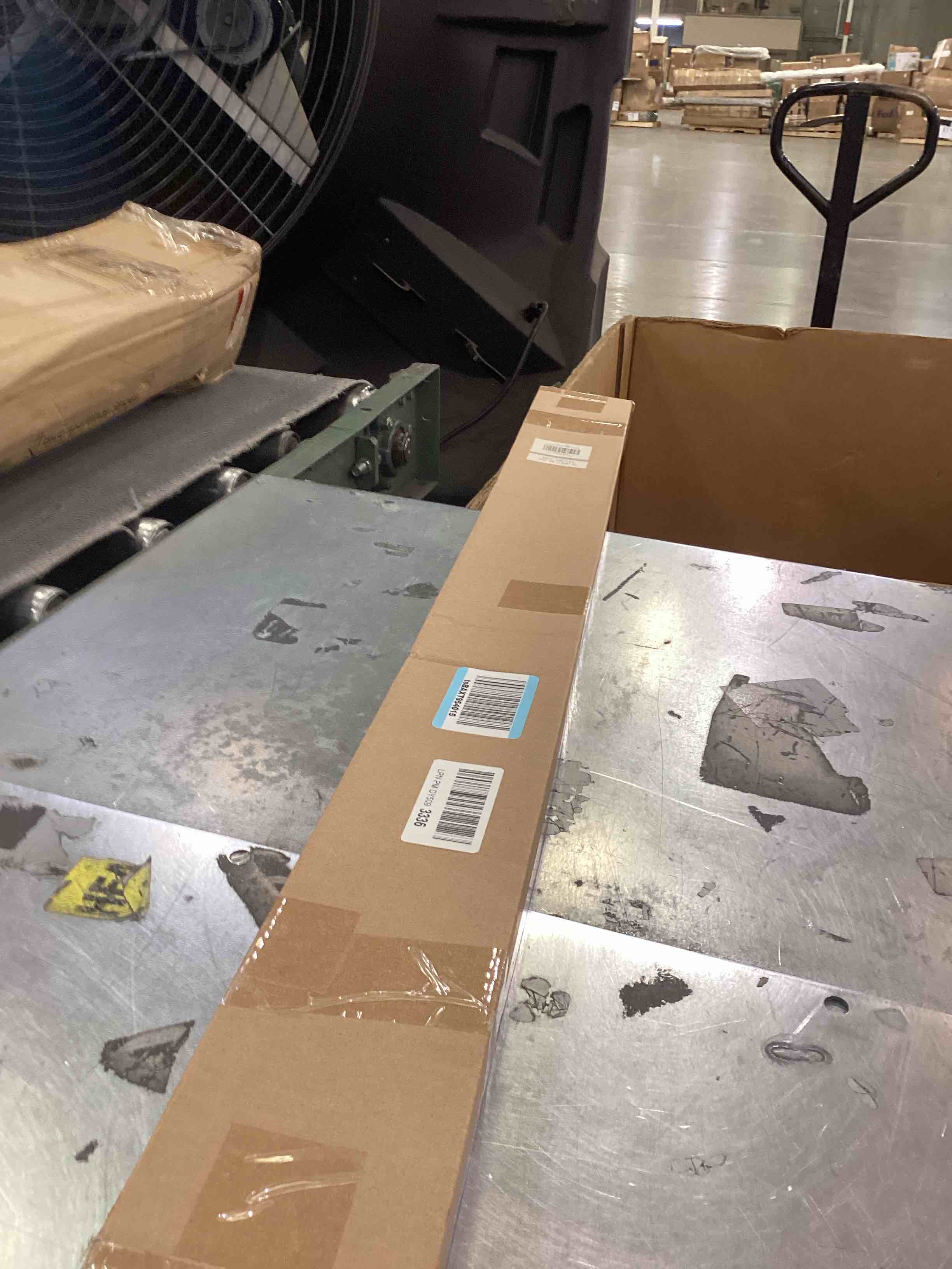 https://s3.amazonaws.com/lotting-images-prod/bidfta/PPE2543910_1752255448118.jpeg