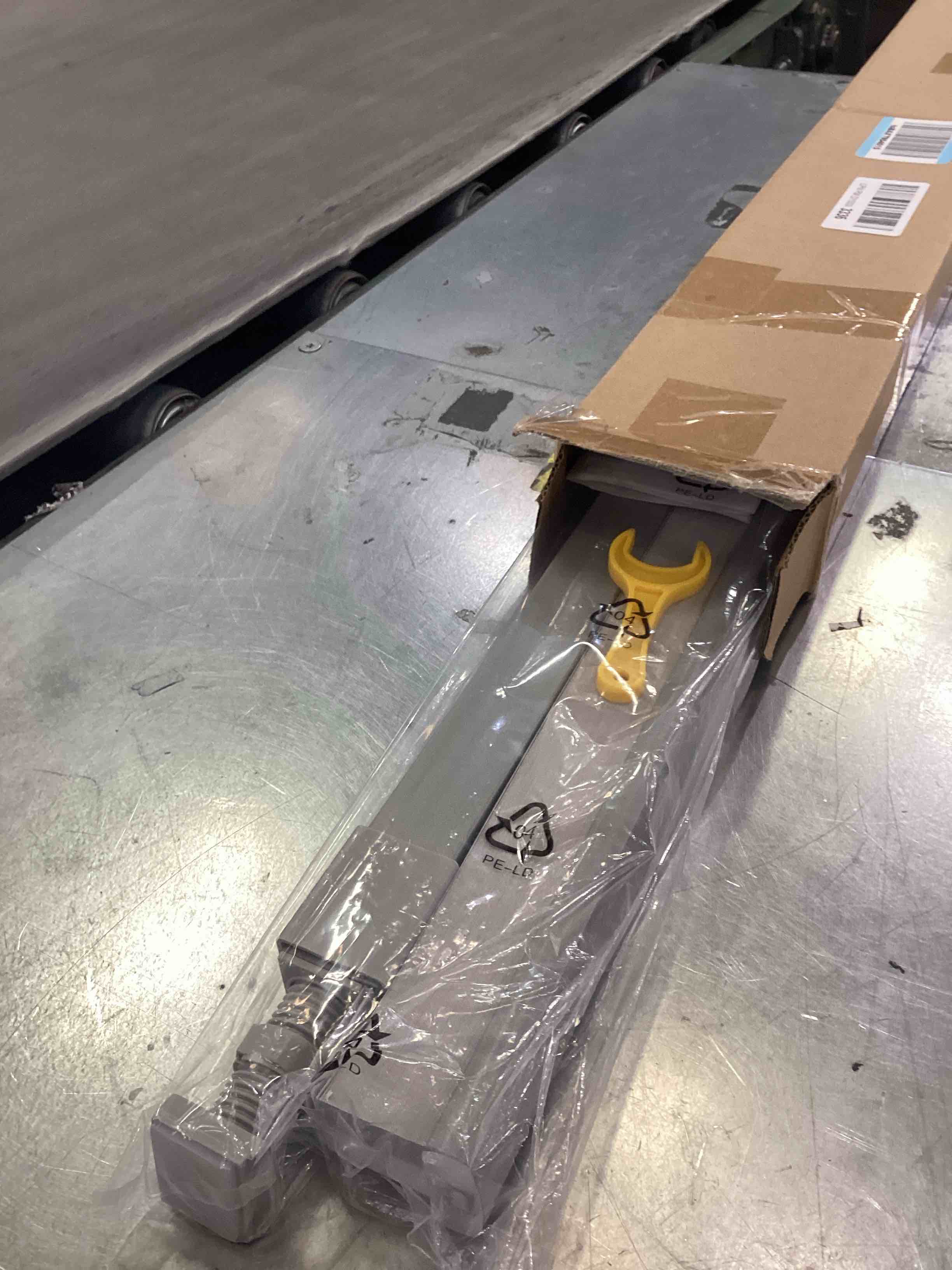 https://s3.amazonaws.com/lotting-images-prod/bidfta/PPE2543910_1752255545967.jpeg
