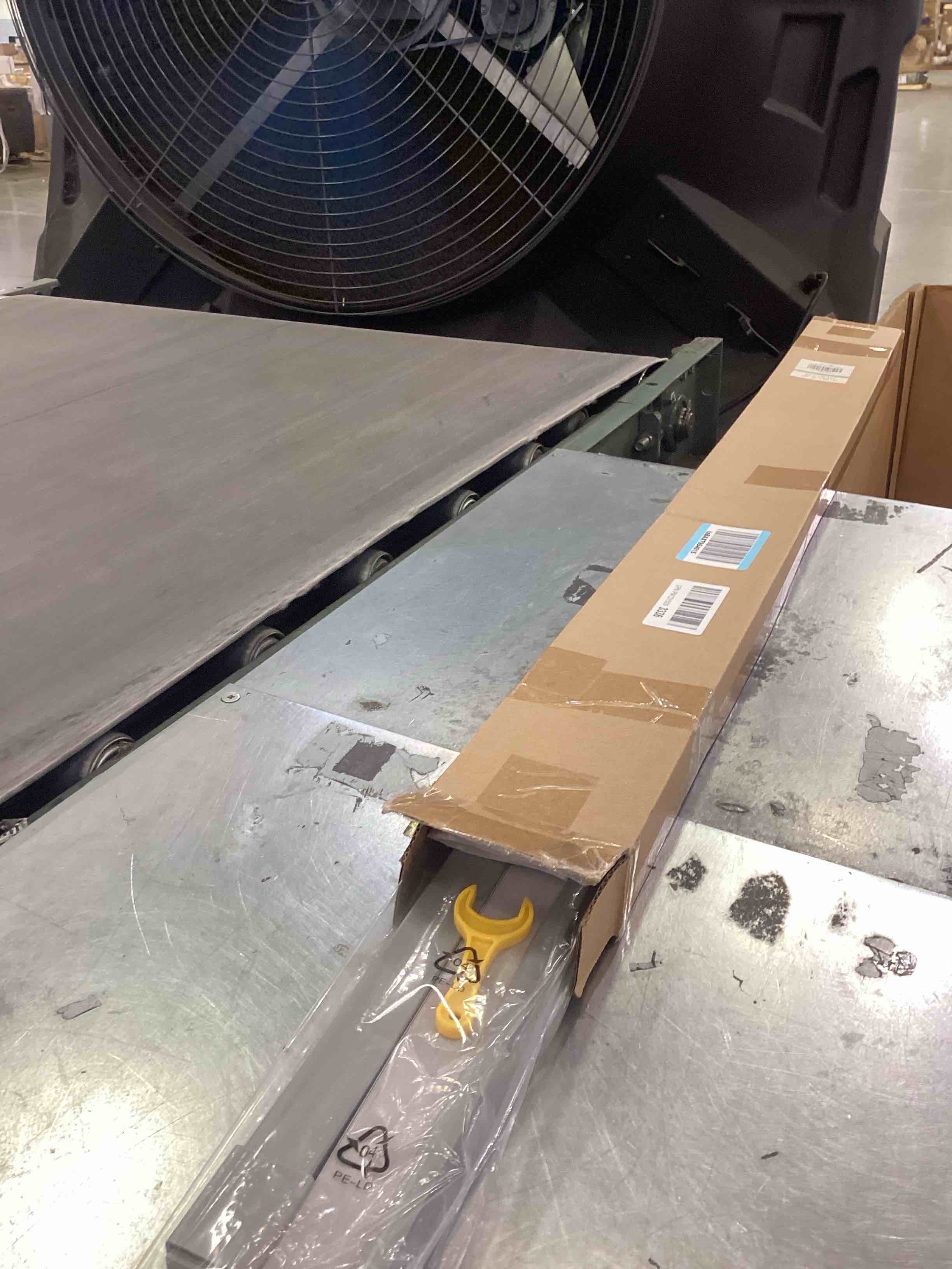 https://s3.amazonaws.com/lotting-images-prod/bidfta/PPE2543910_1752255547629.jpeg