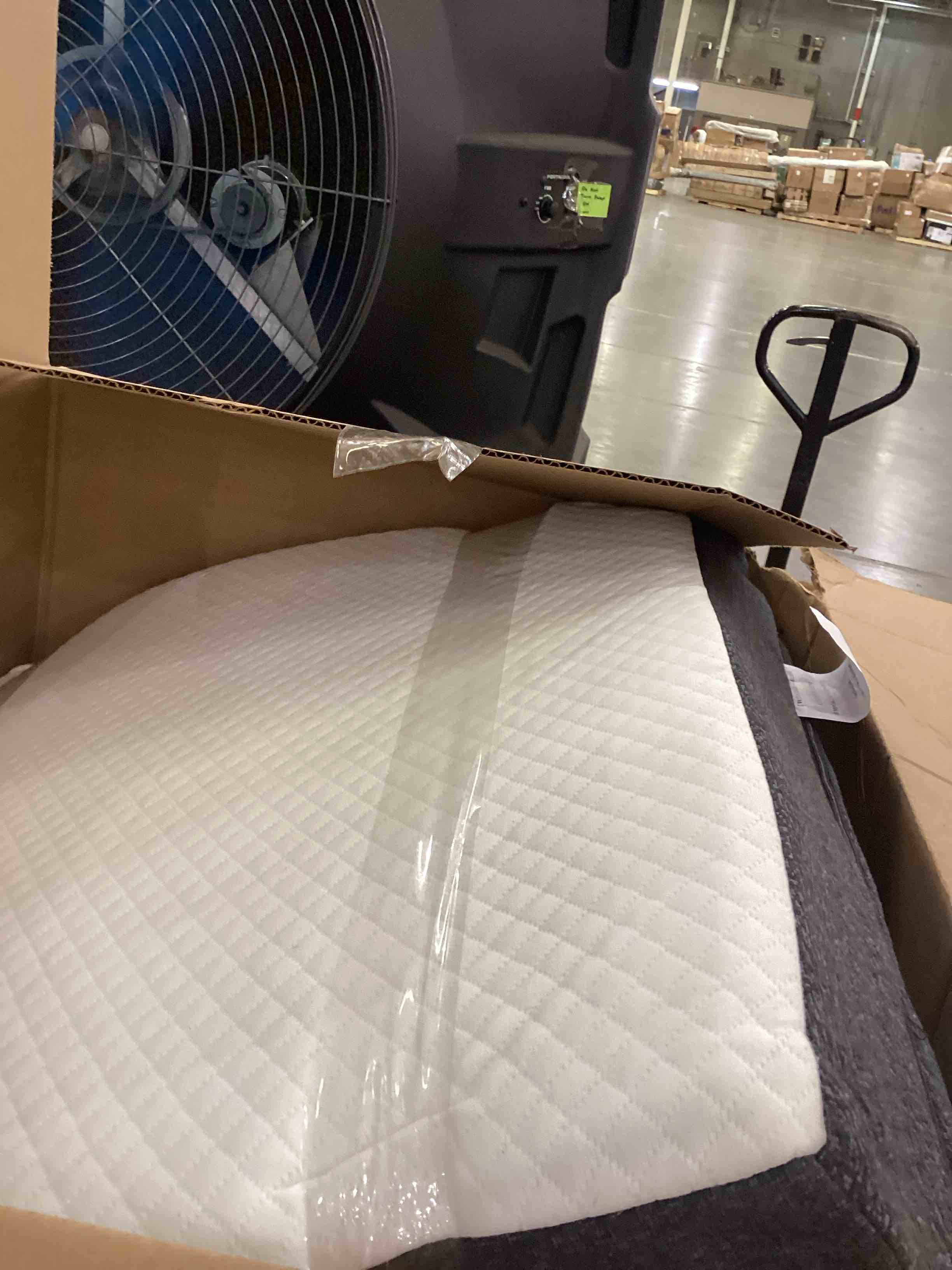 https://s3.amazonaws.com/lotting-images-prod/bidfta/PPE2543919_1752259683301.jpeg