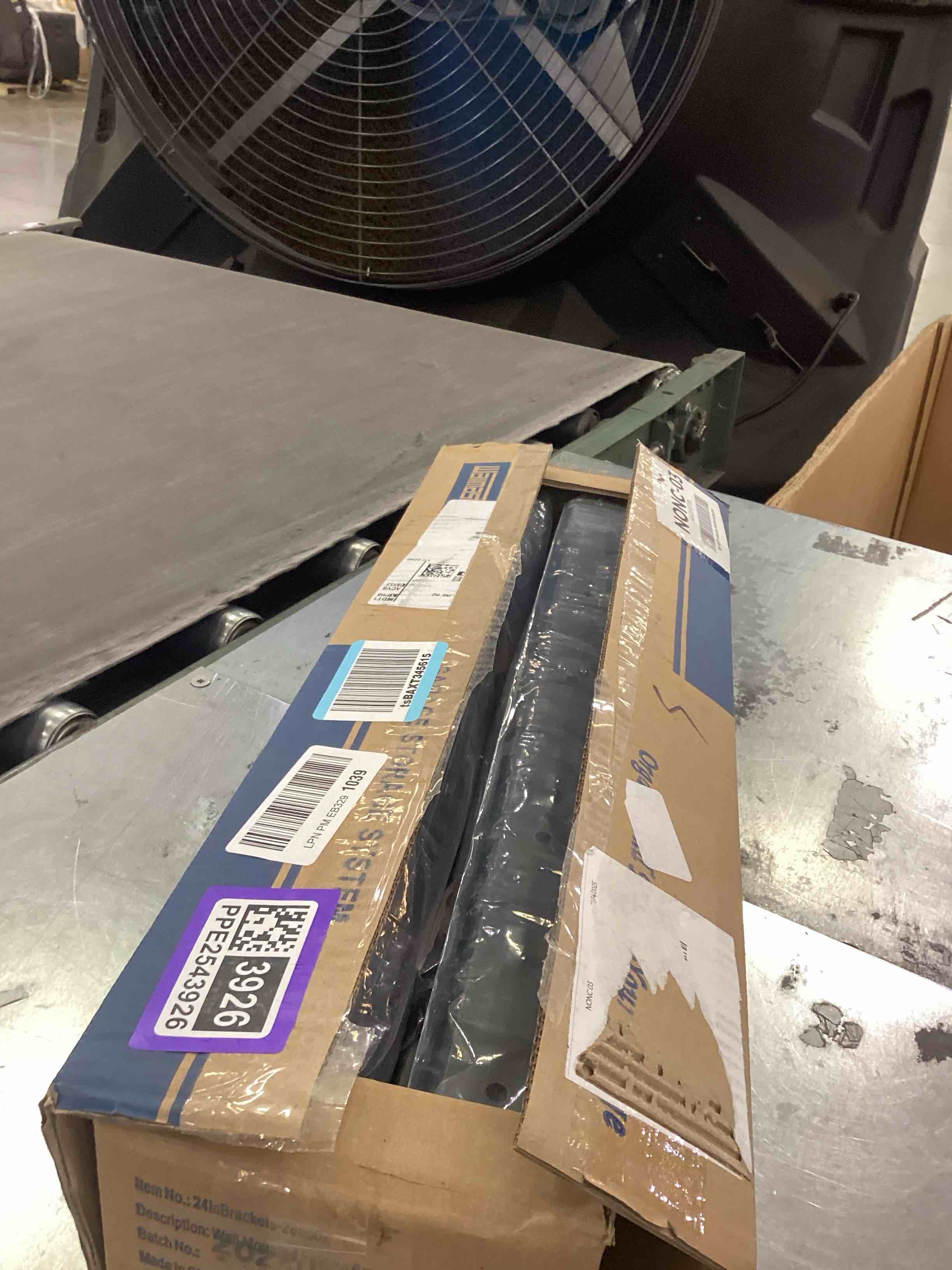 https://s3.amazonaws.com/lotting-images-prod/bidfta/PPE2543926_1752258783879.jpeg