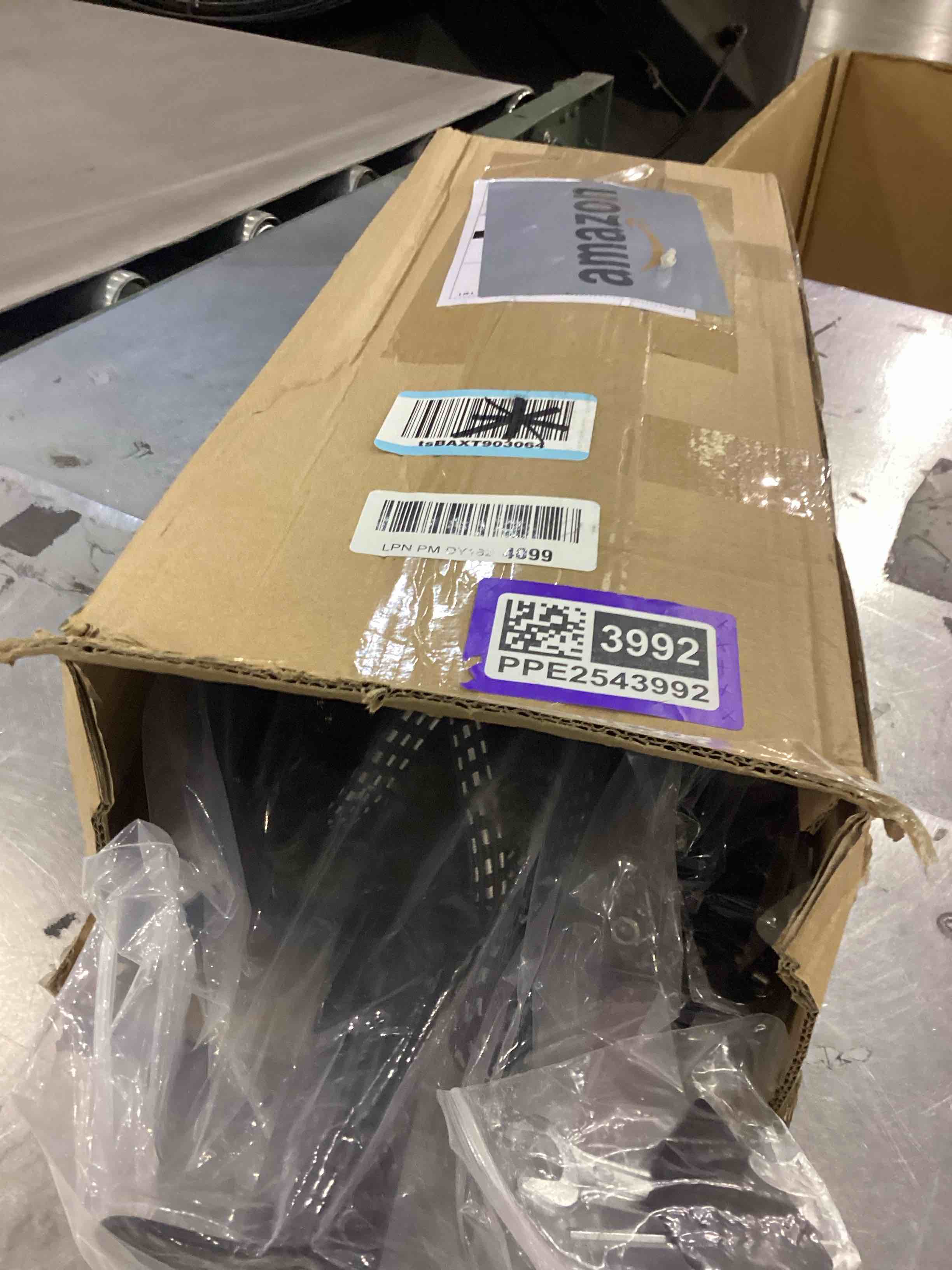 https://s3.amazonaws.com/lotting-images-prod/bidfta/PPE2543992_1752491569584.jpeg