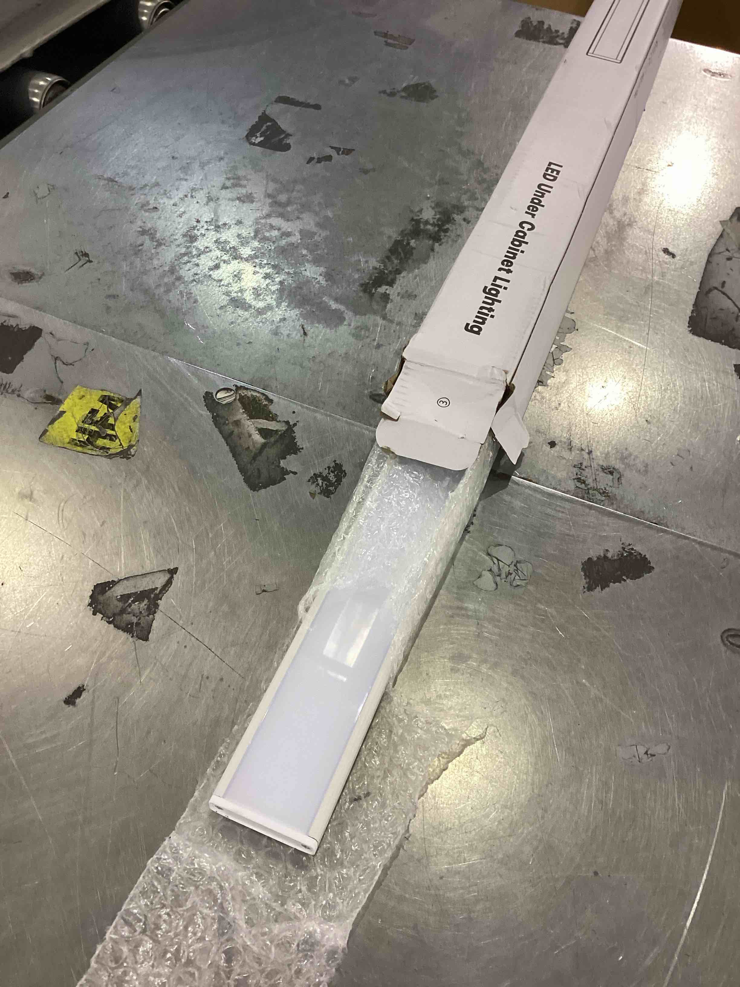 https://s3.amazonaws.com/lotting-images-prod/bidfta/PPE2543997_1752493206384.jpeg