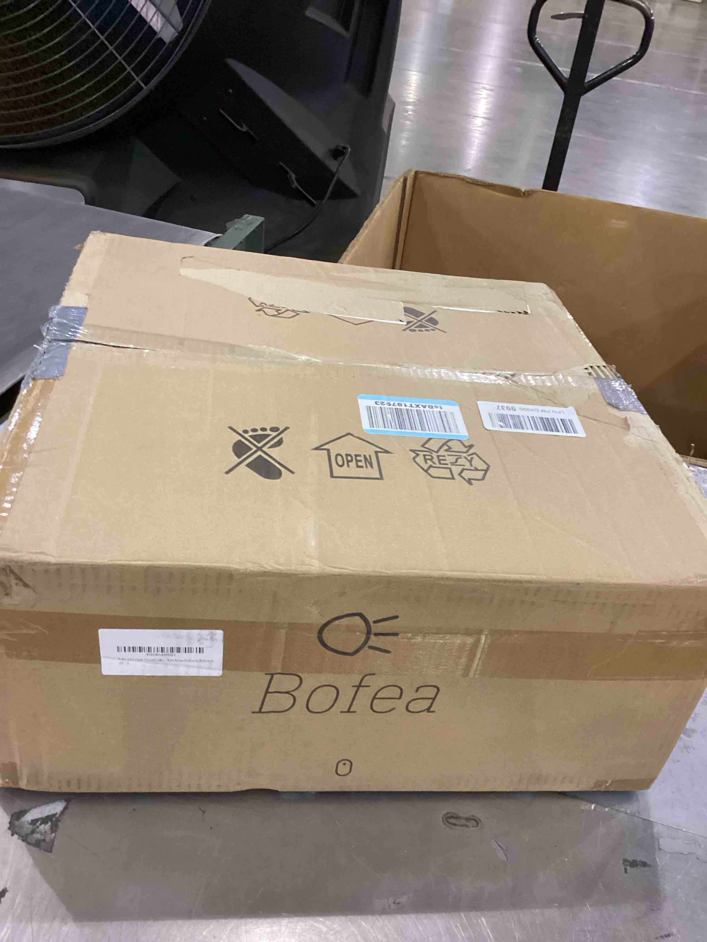 https://s3.amazonaws.com/lotting-images-prod/bidfta/PPE2543998_1752493384397.jpeg