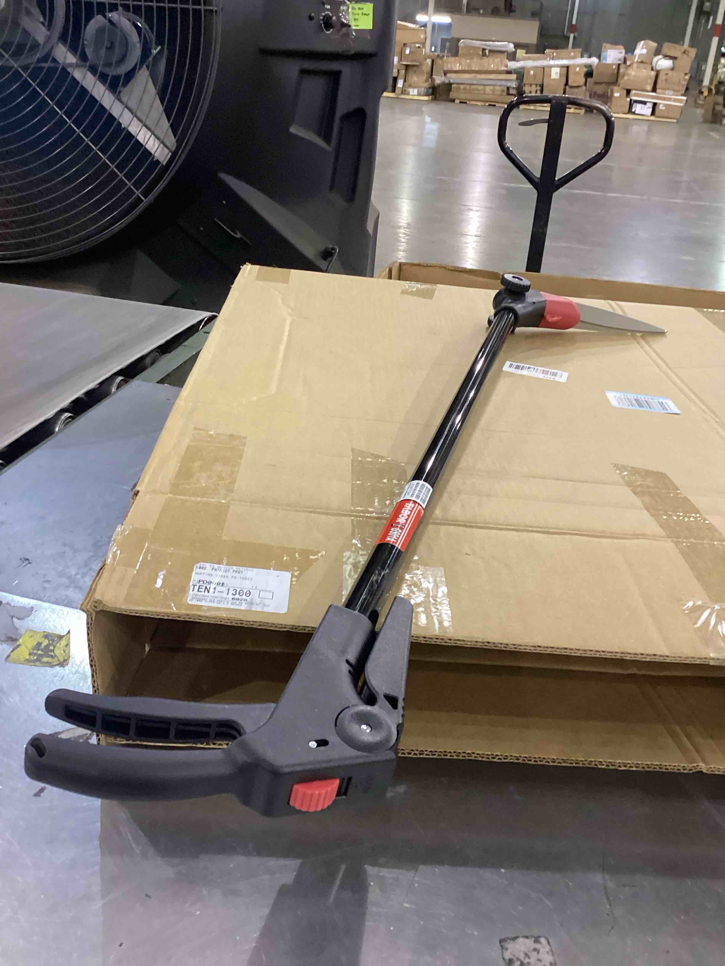 https://s3.amazonaws.com/lotting-images-prod/bidfta/PPE2544013_1752492270934.jpeg