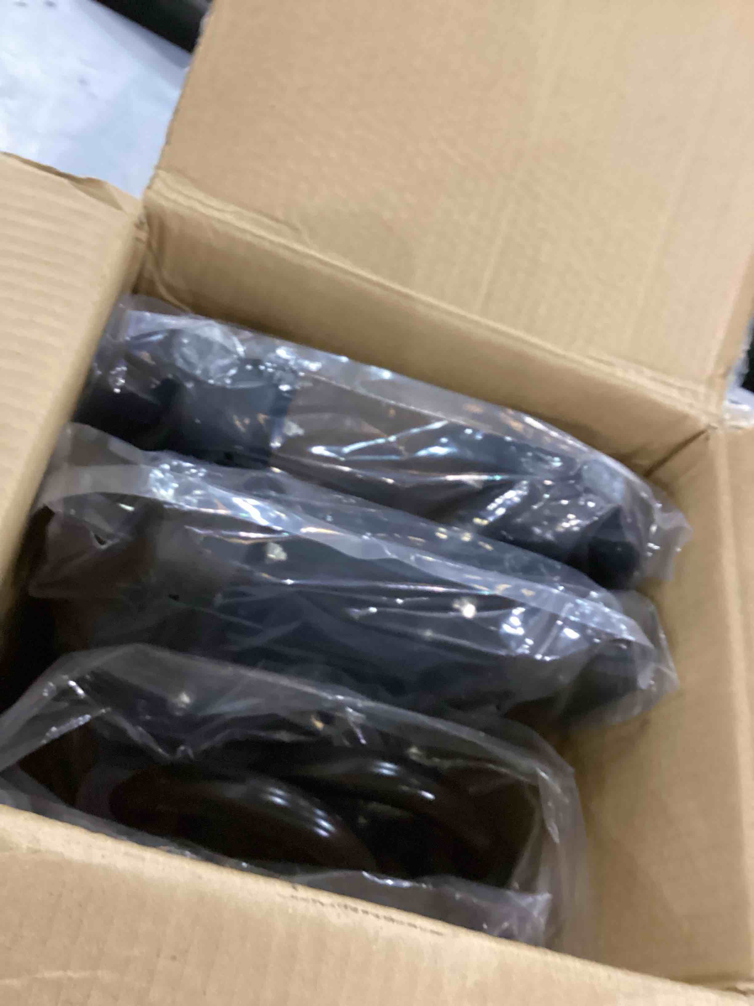https://s3.amazonaws.com/lotting-images-prod/bidfta/PPE2544060_1752493665023.jpeg
